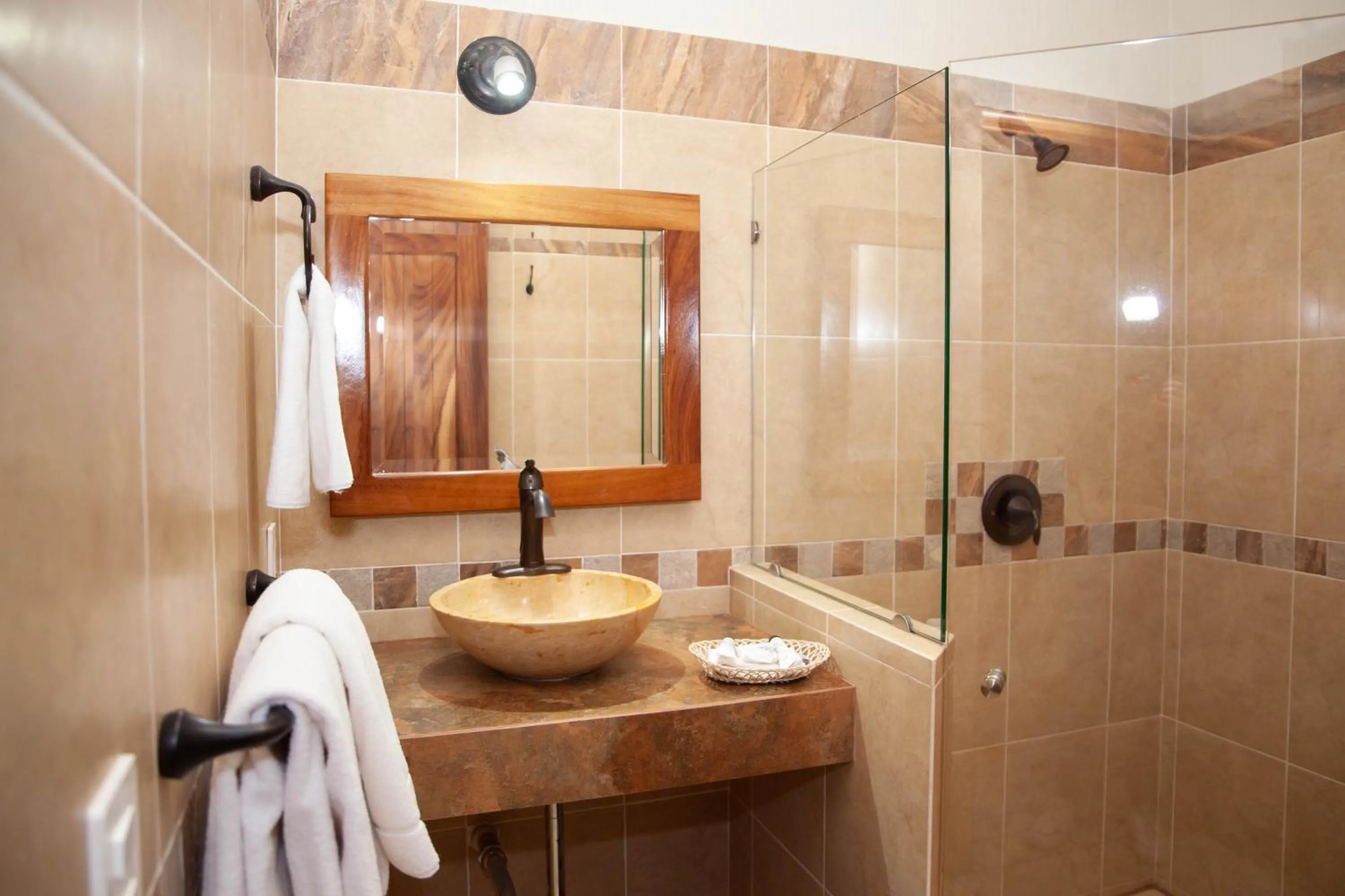Bathroom in Encanto de la Sierra Hotel