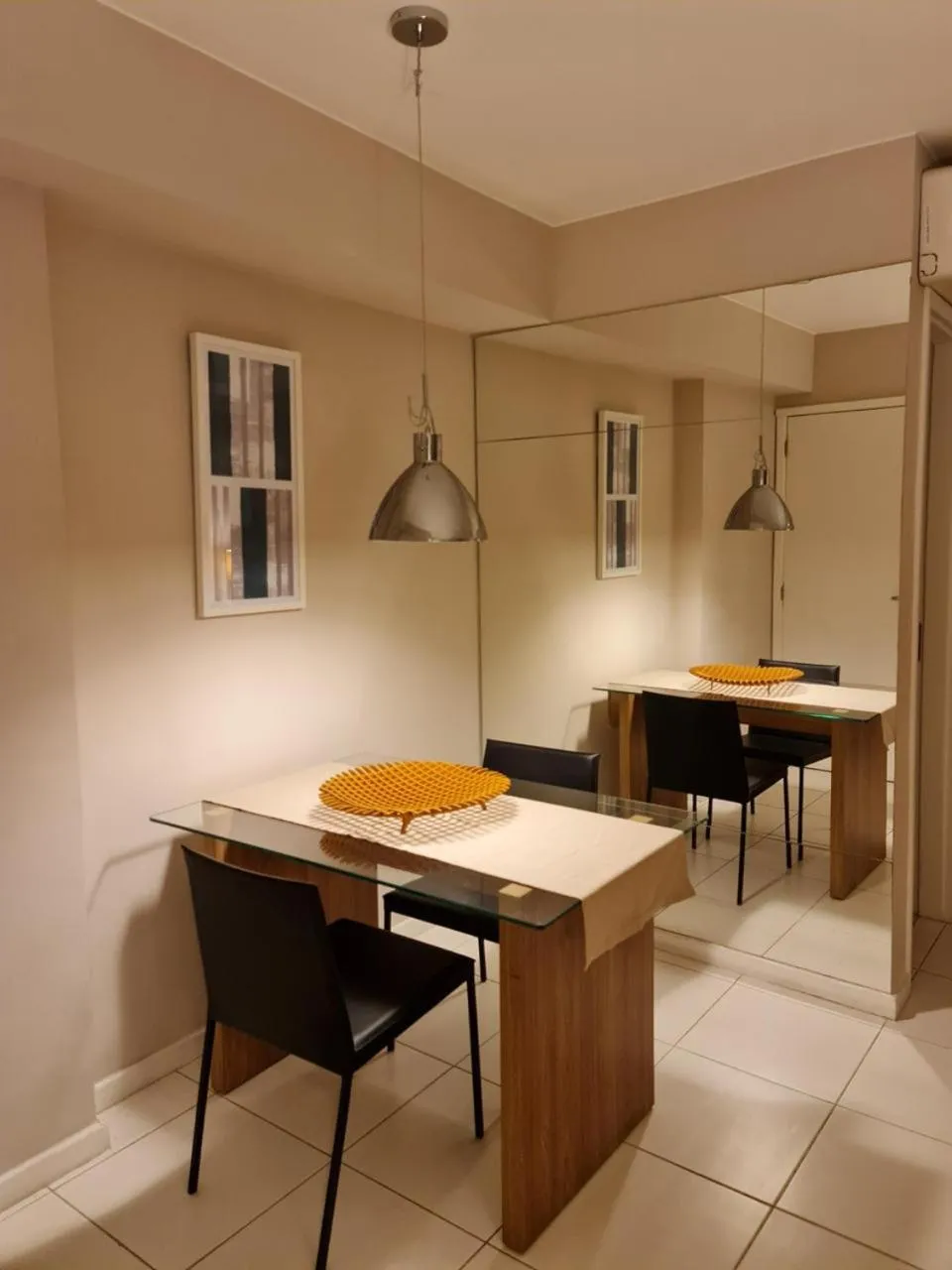 Dining area in Rio stay RioCentroParque Olímpico