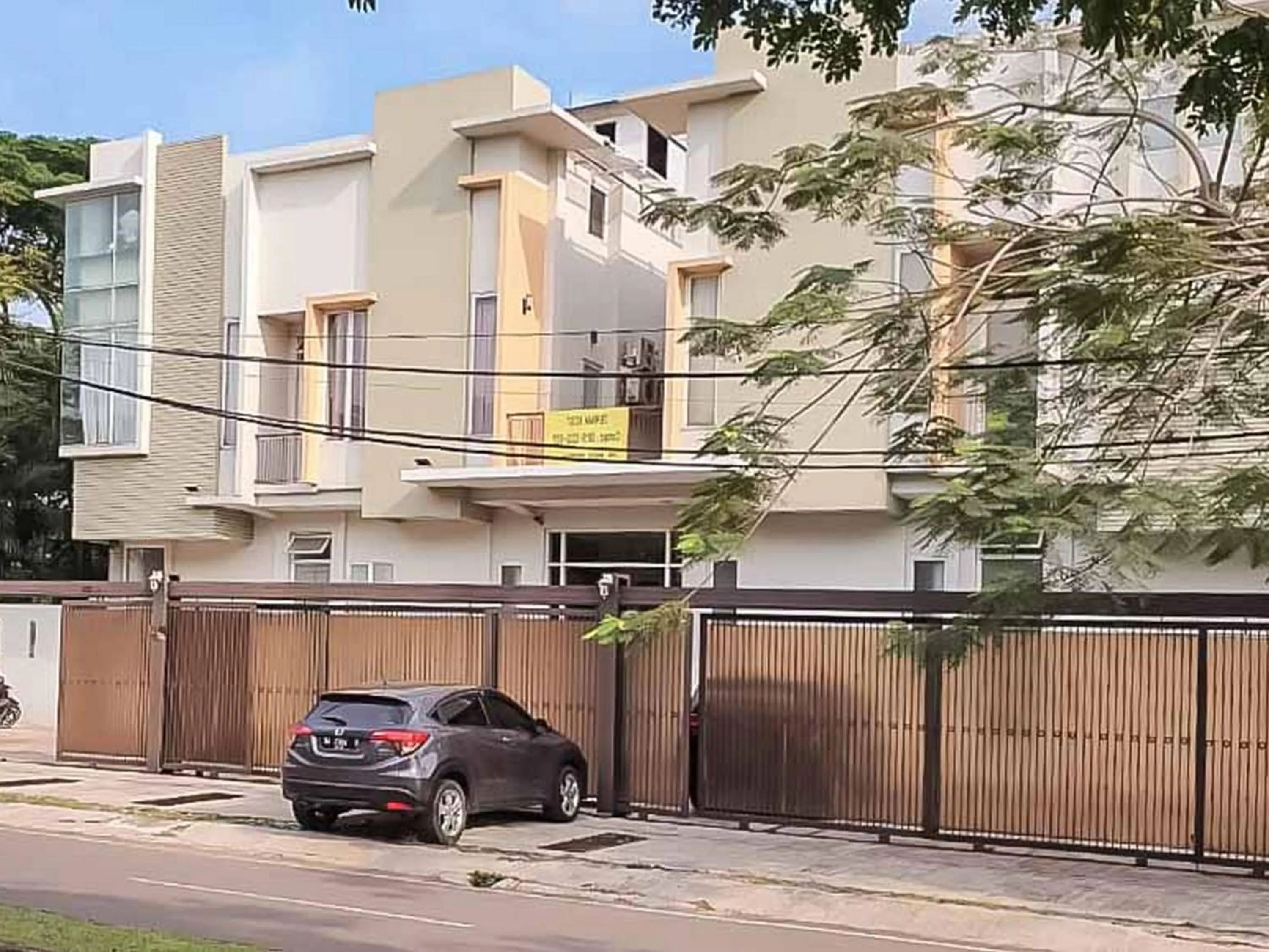 Property building in Avalon Karawaci Mitra RedDoorz