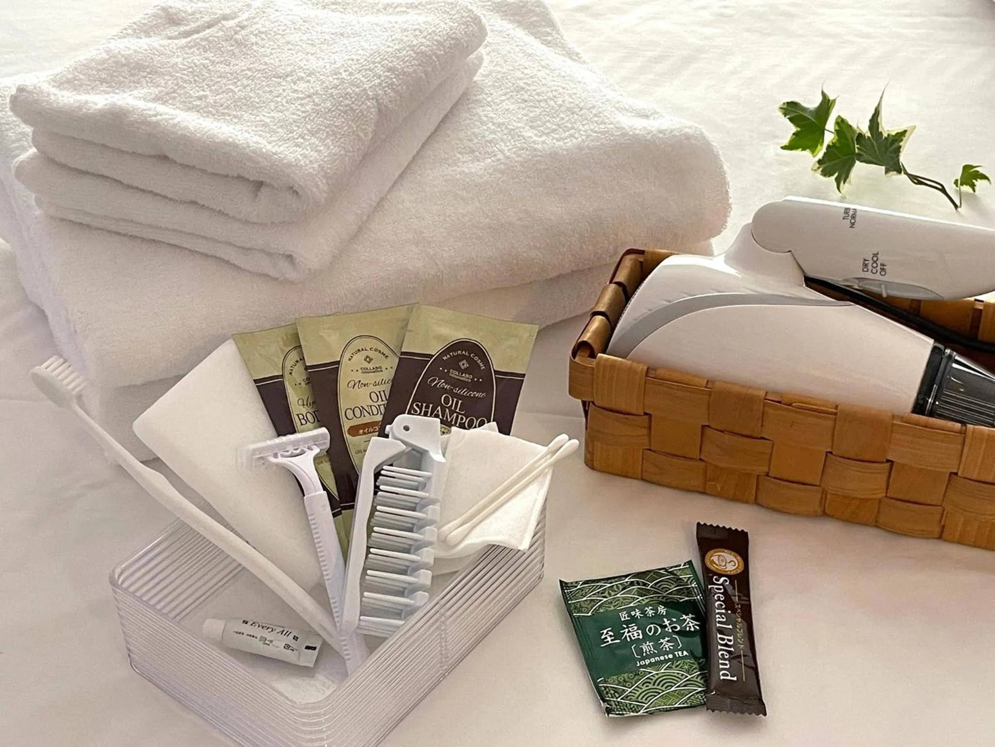 towels, Bed in Hotel Shionnoumi