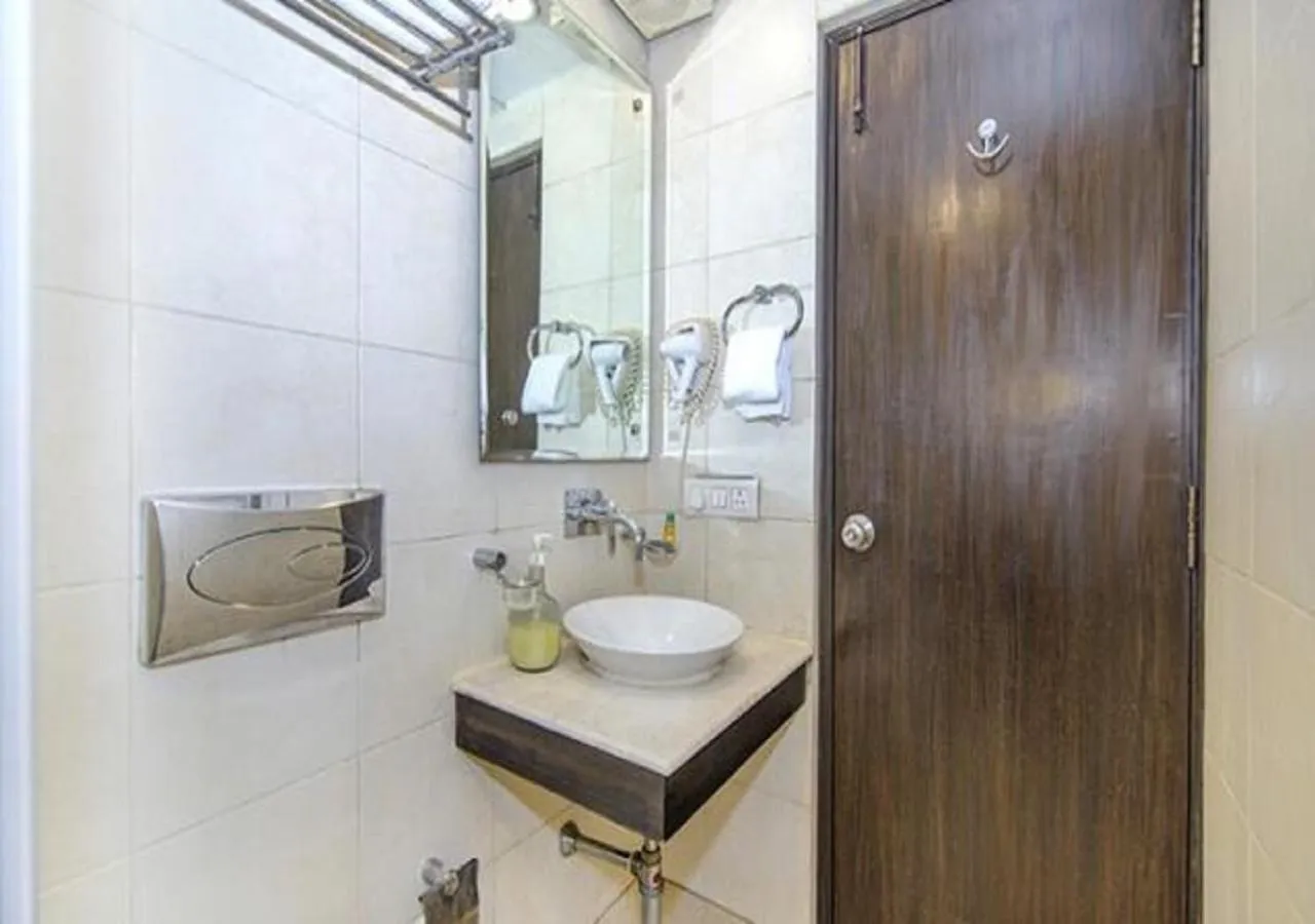 Bathroom in Hotel Rockland Panchsheel Enclave