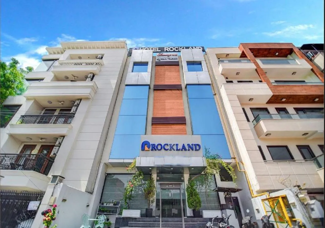 Facade/entrance in Hotel Rockland Panchsheel Enclave