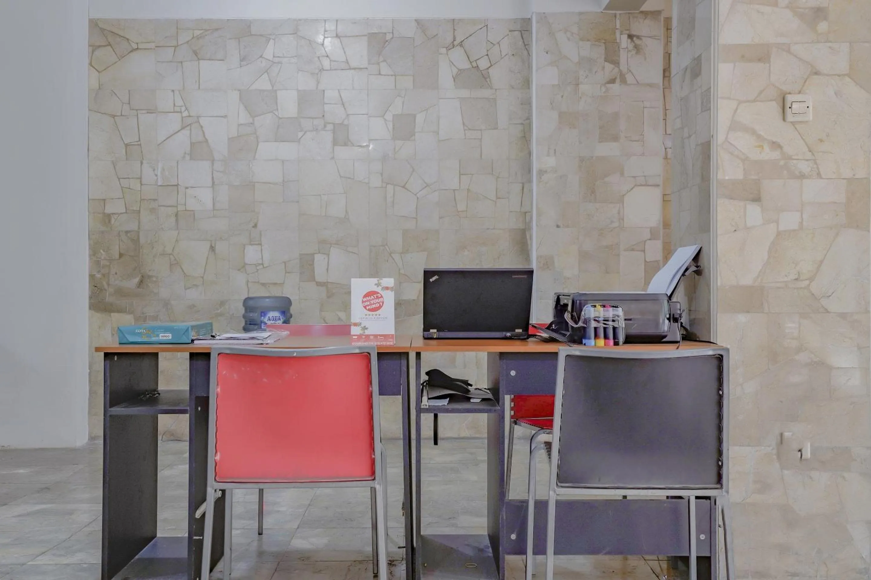 Lobby or reception in OYO Life 90035 Merci Club