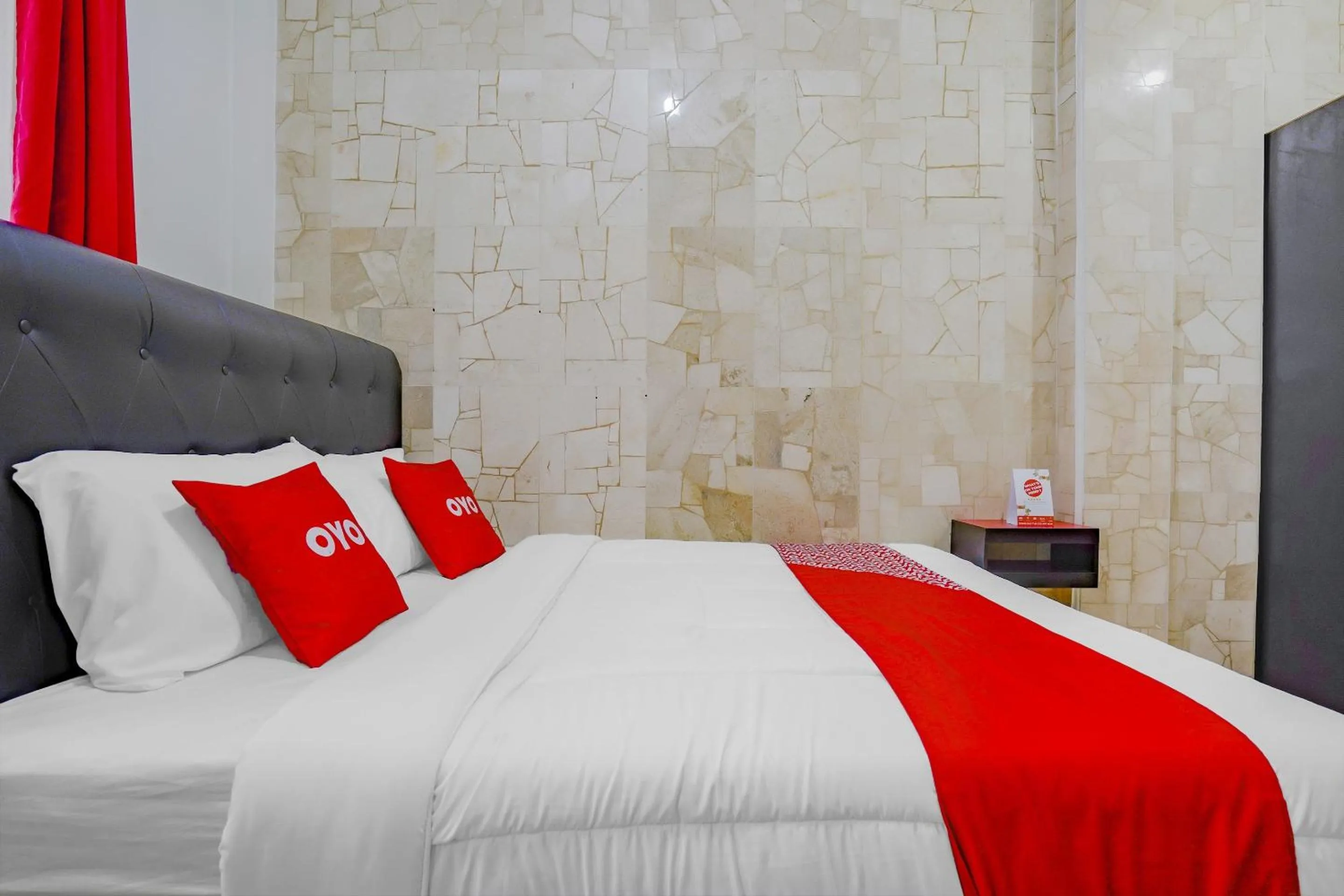 Bedroom, Bed in OYO Life 90035 Merci Club