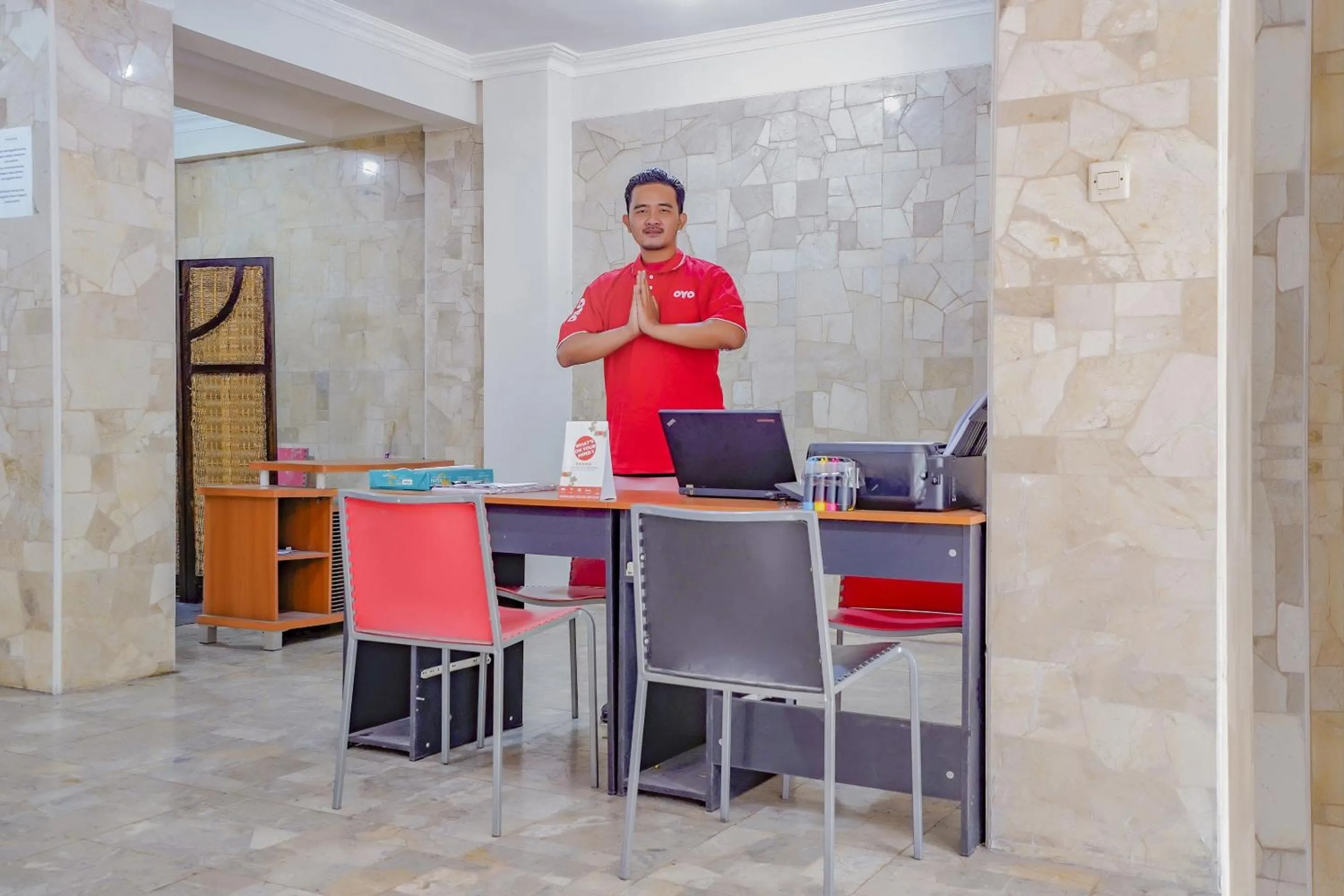 Lobby or reception in OYO Life 90035 Merci Club