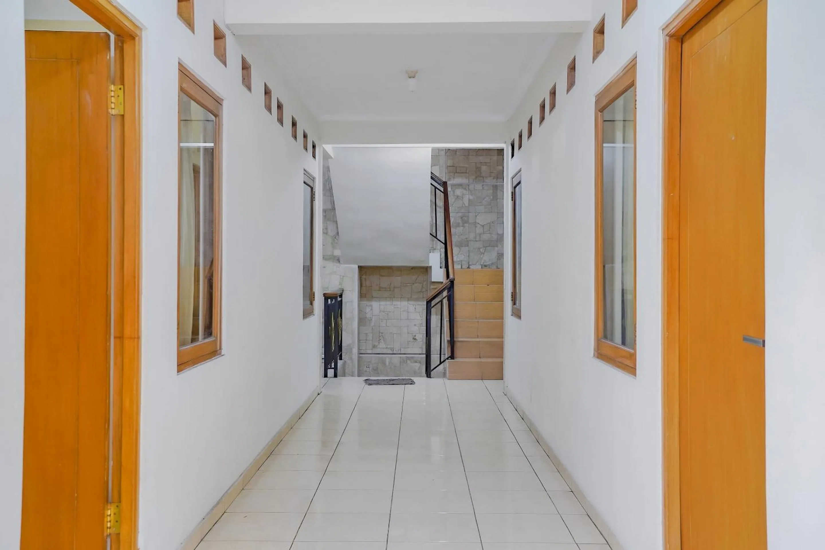 Lobby or reception in OYO Life 90035 Merci Club