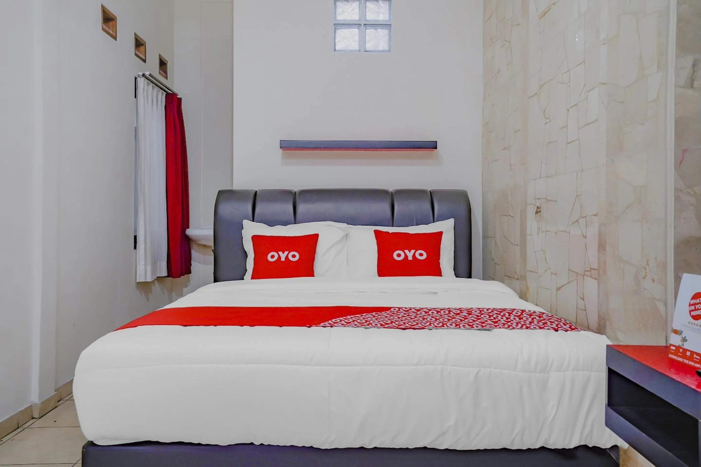 Bedroom, Bed in OYO Life 90035 Merci Club