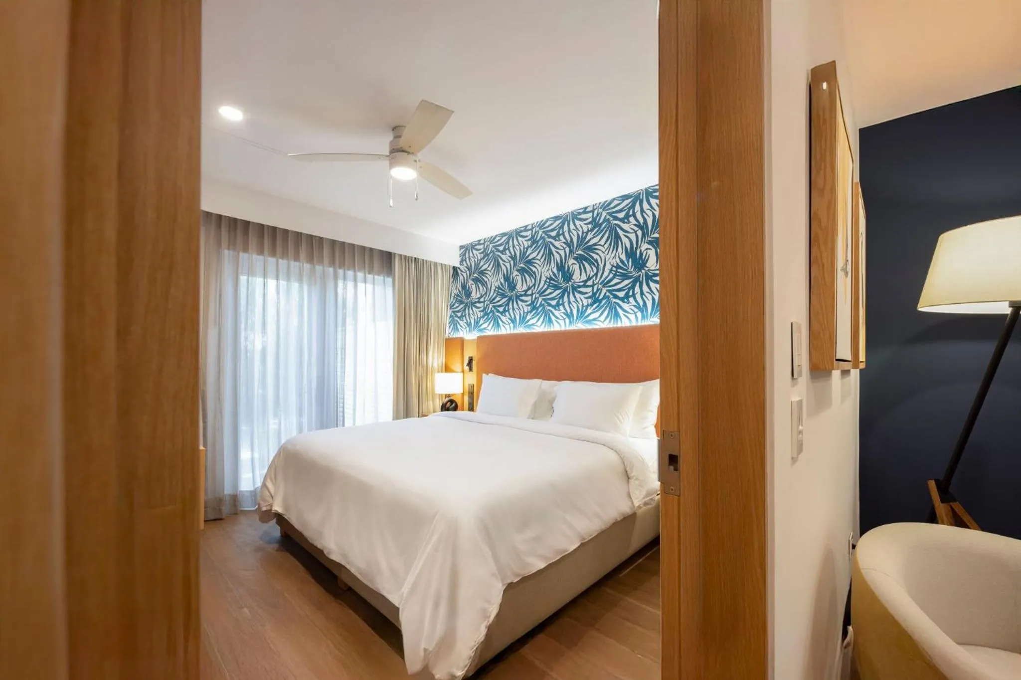 Photo of the whole room, Bed in voco Surfside Aruba by IHG
