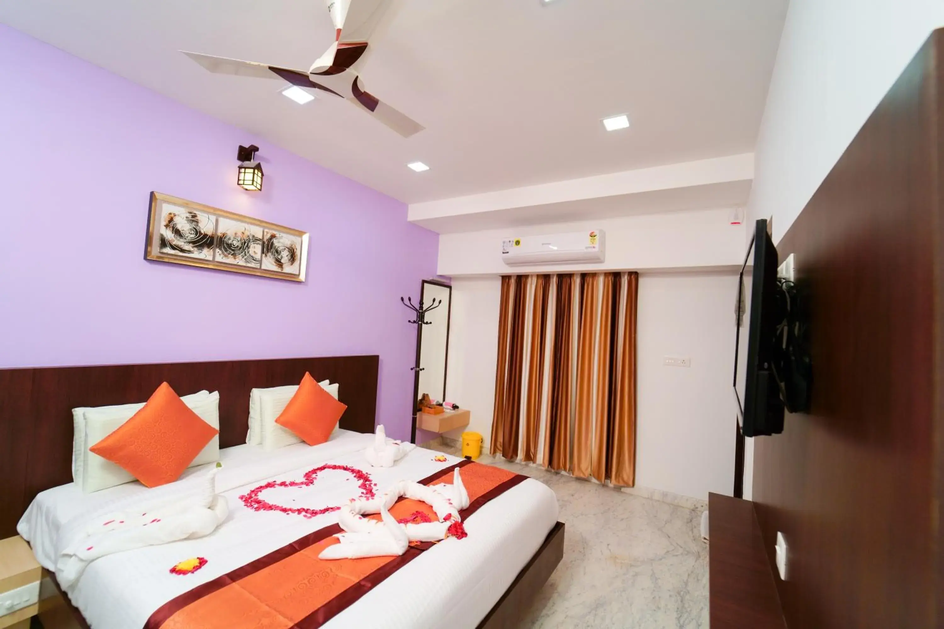 Deluxe King Suite - single occupancy in Grand Padappai Residency - GPR Deluxe King Suite - single occupancy in Grand Padappai Residency - GPR