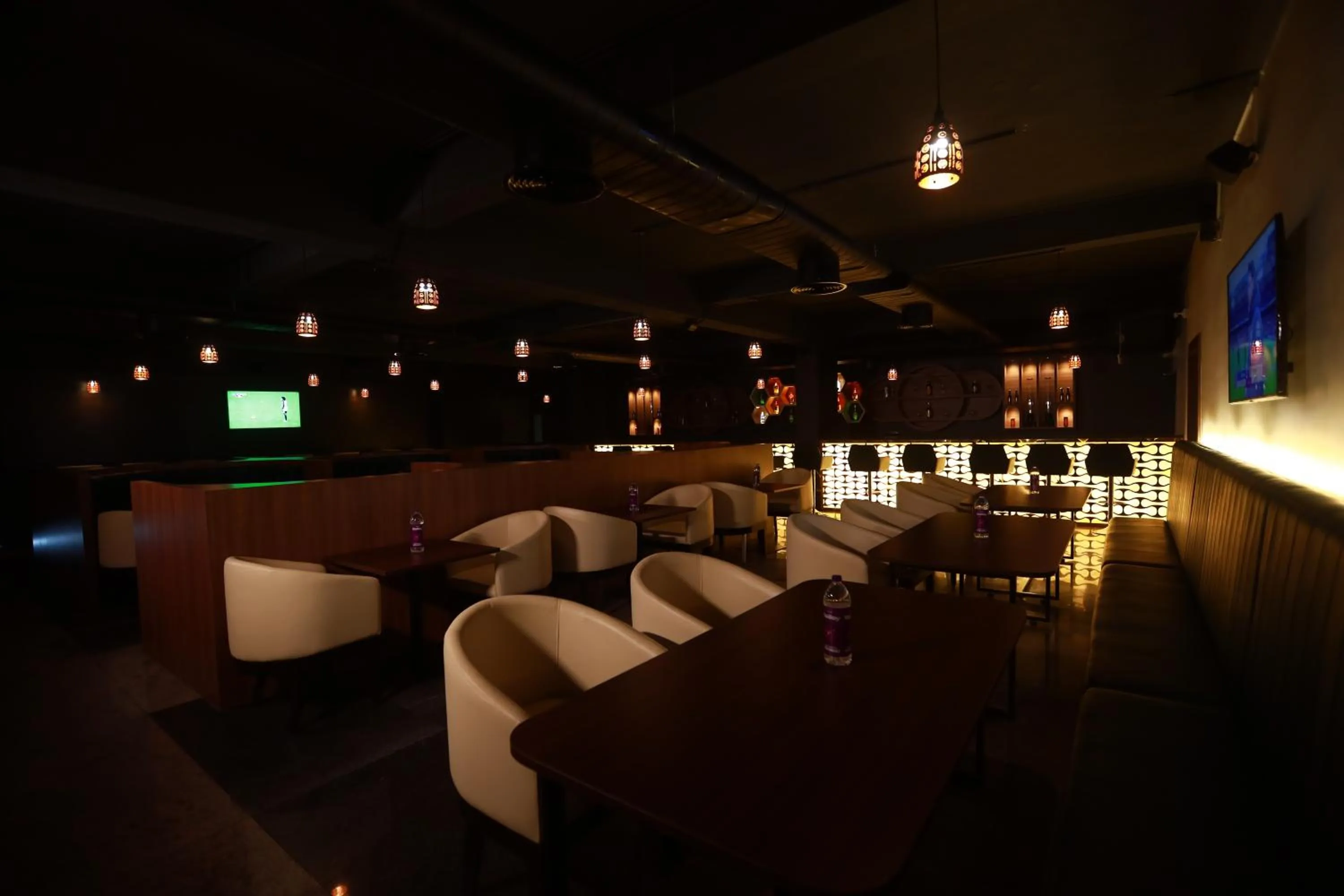 Restaurant/places to eat in Grand Padappai Residency - GPR