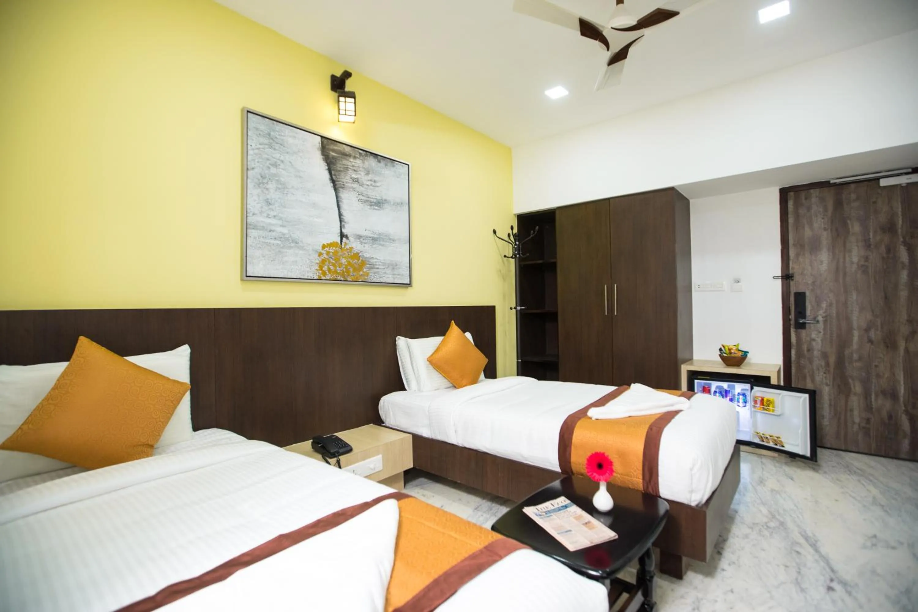 Photo of the whole room, Bed in Grand Padappai Residency - GPR