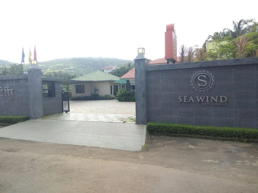 Meritas Seawind Beach Resort, Shrivardhan