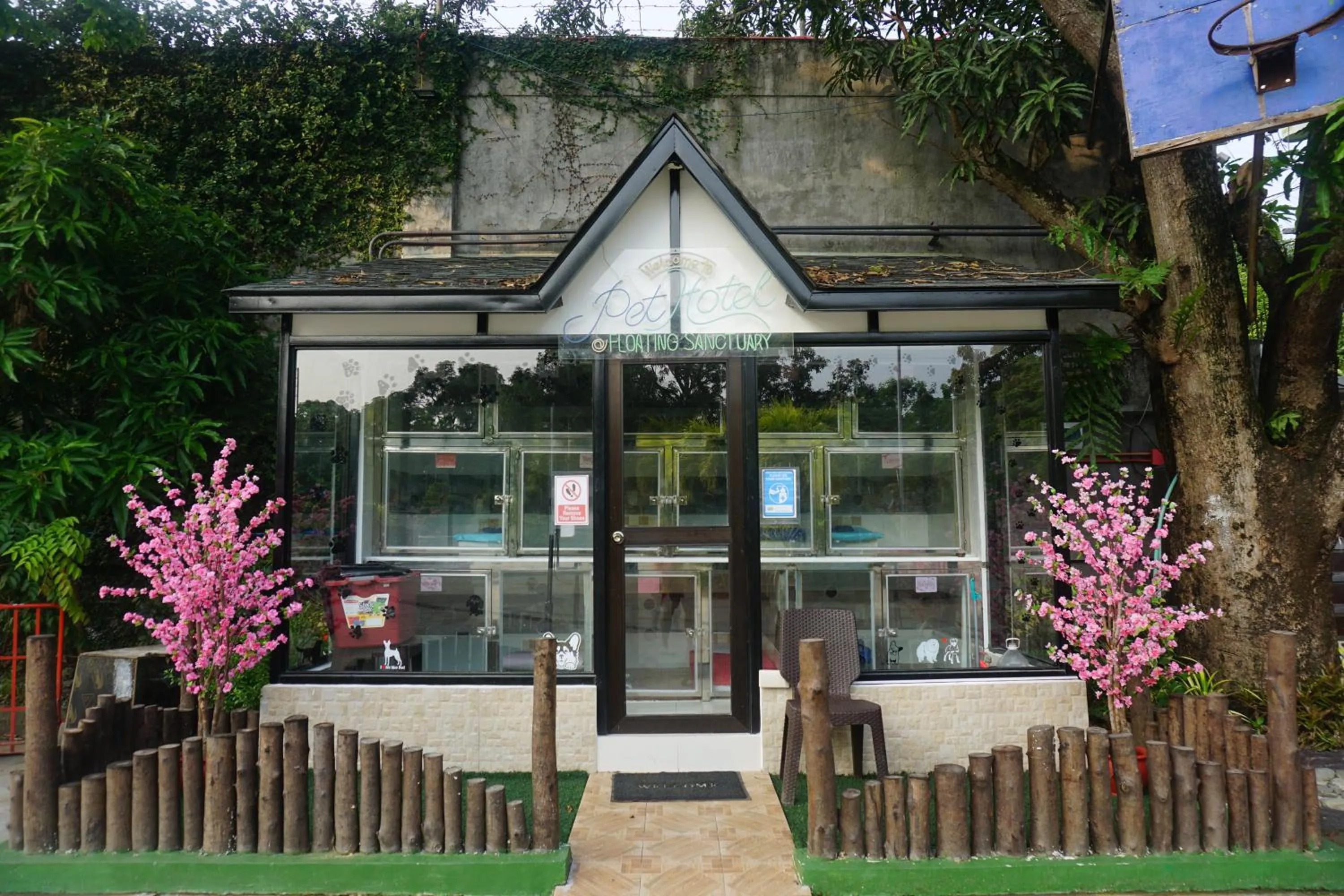 Pets in Floating Sanctuary Resort powered by Cocotel