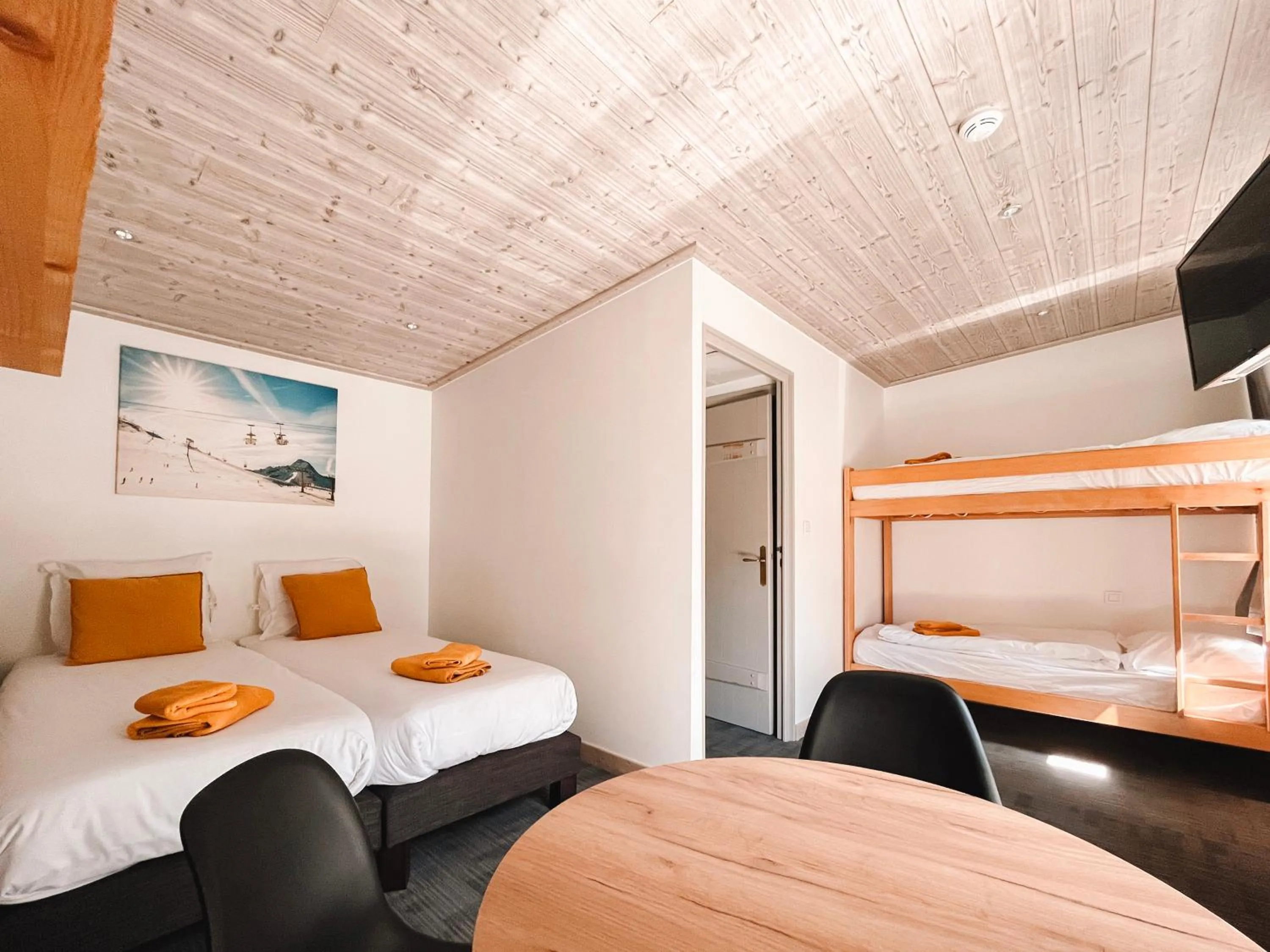 Bedroom, Bed in Lodge Les Merisiers