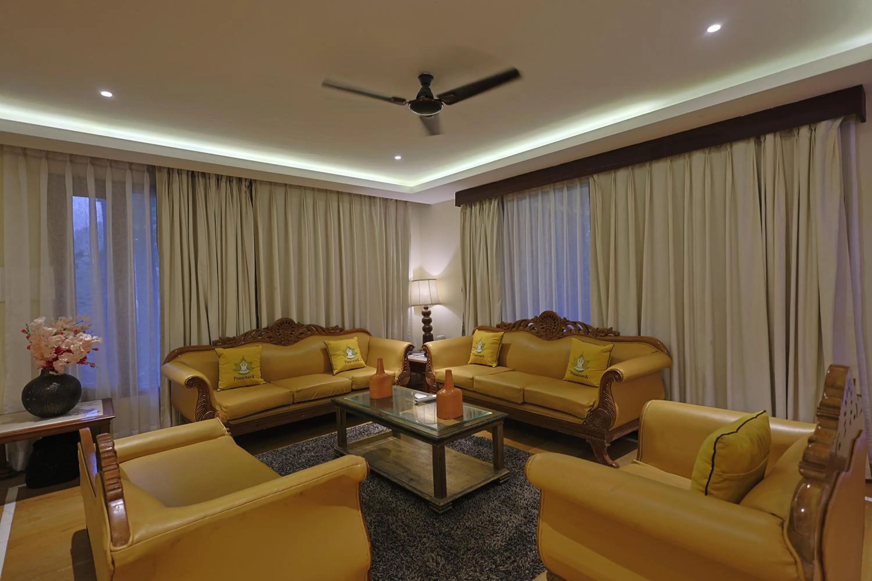 Living room in Punarnava Resort & Spa