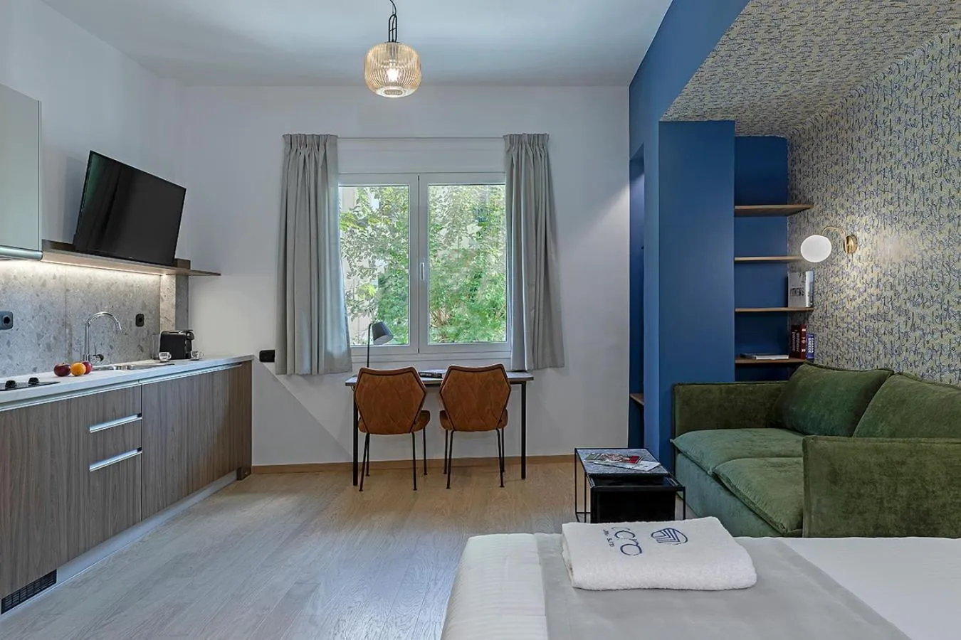 TV and multimedia in Acro Urban Suites