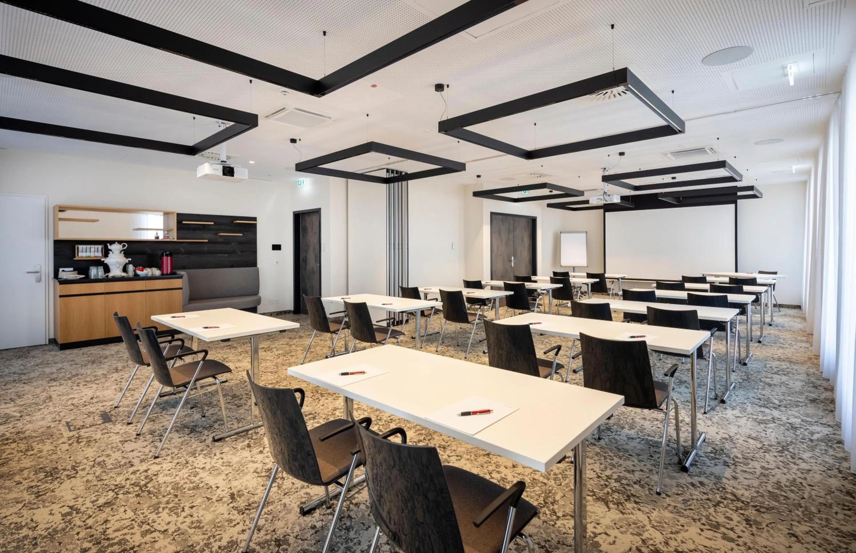 Coffee/tea facilities in ARCOTEL HafenCity Dresden