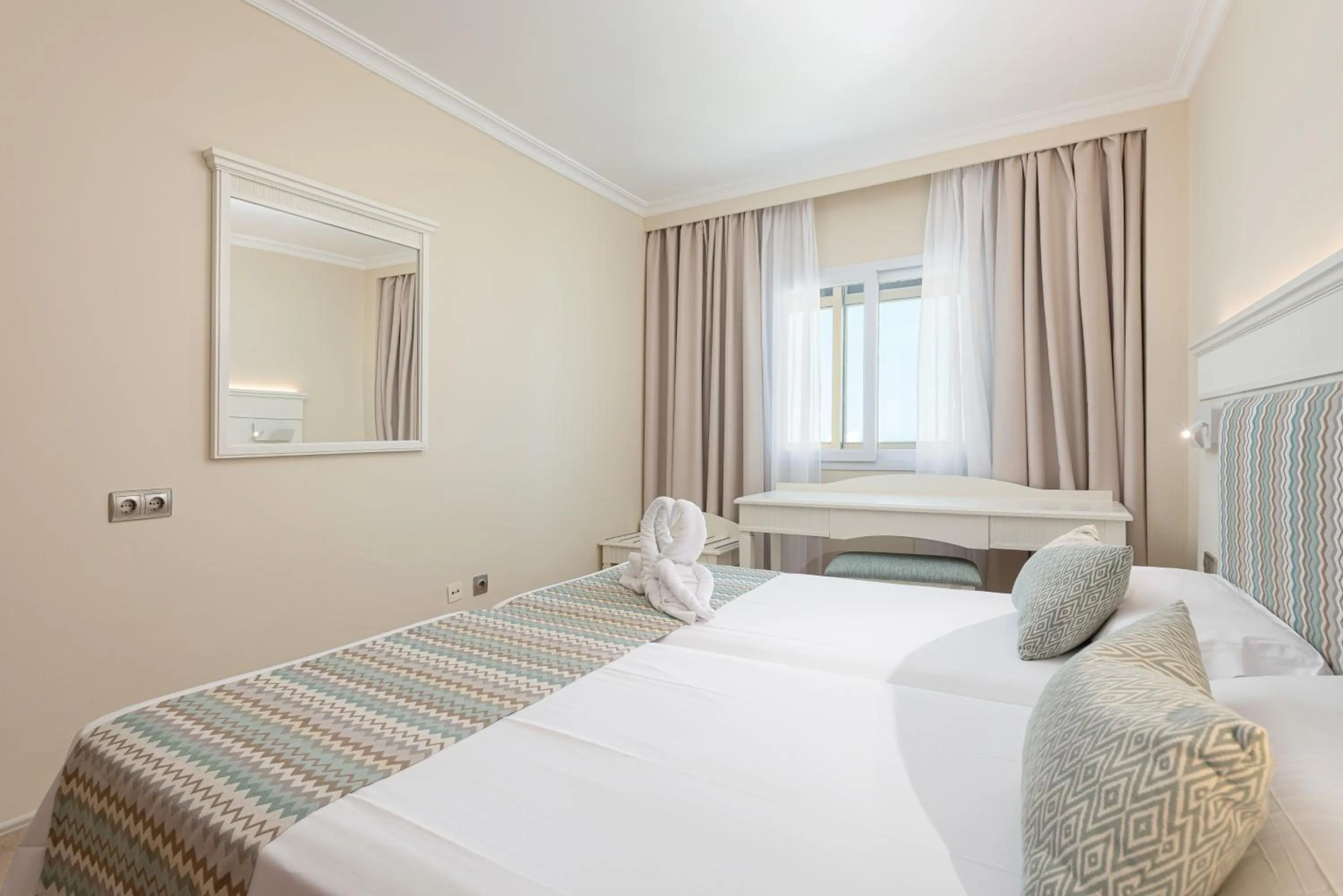 Bedroom, Bed in Can Picafort Palace