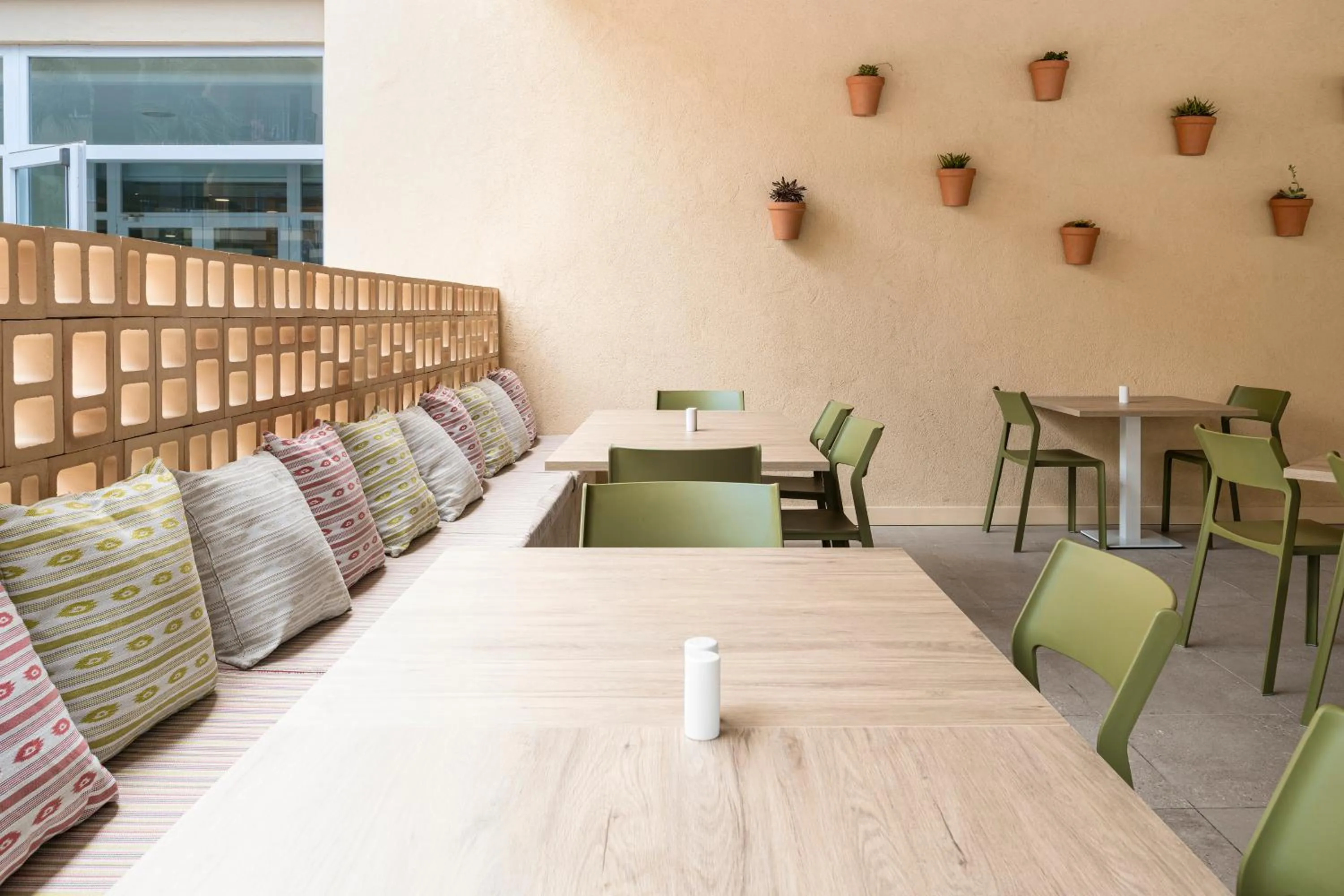 Restaurant/places to eat in Can Picafort Palace