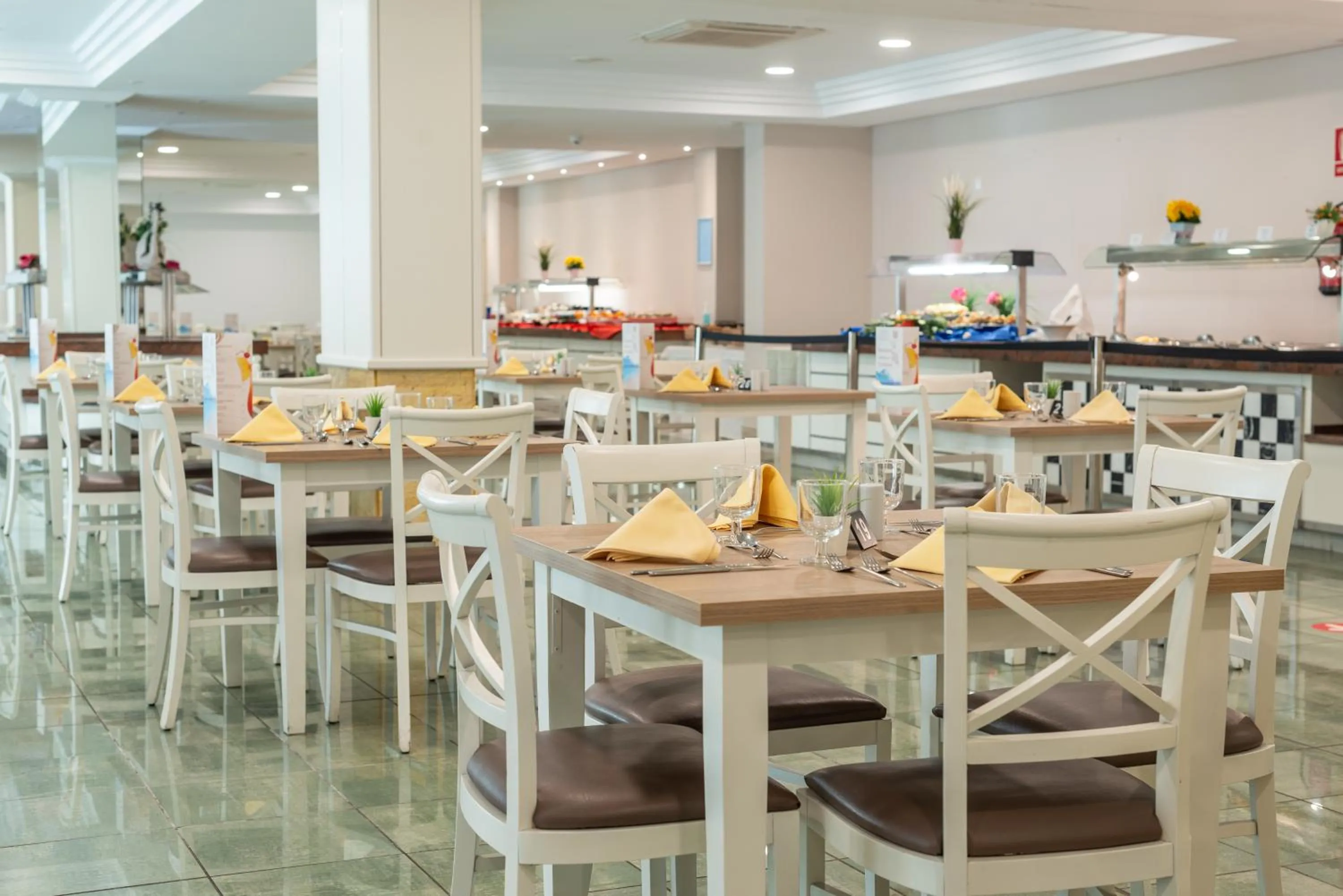 Restaurant/places to eat in Can Picafort Palace