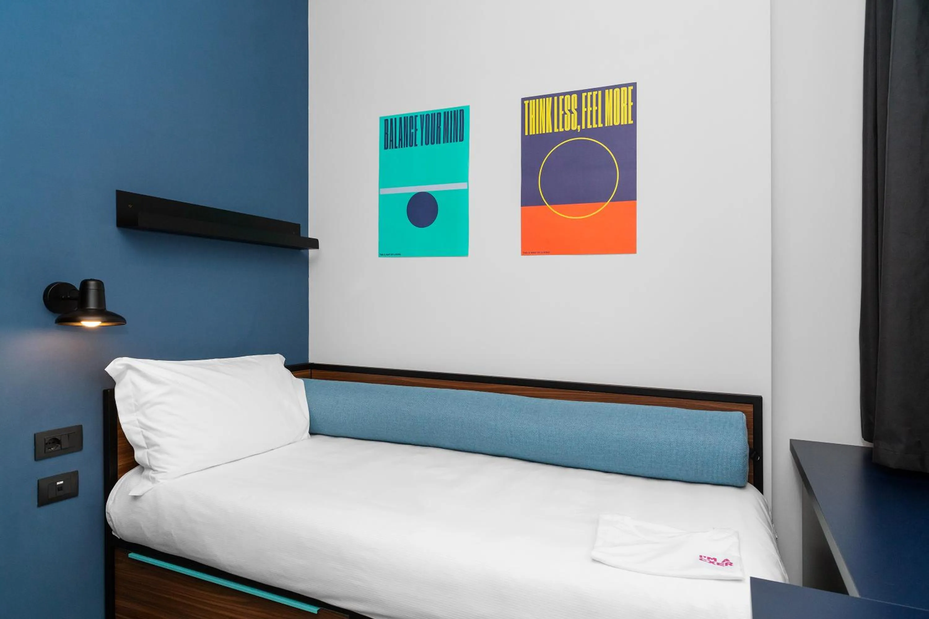 Bed in CX Turin Regina Student&Explorer Place