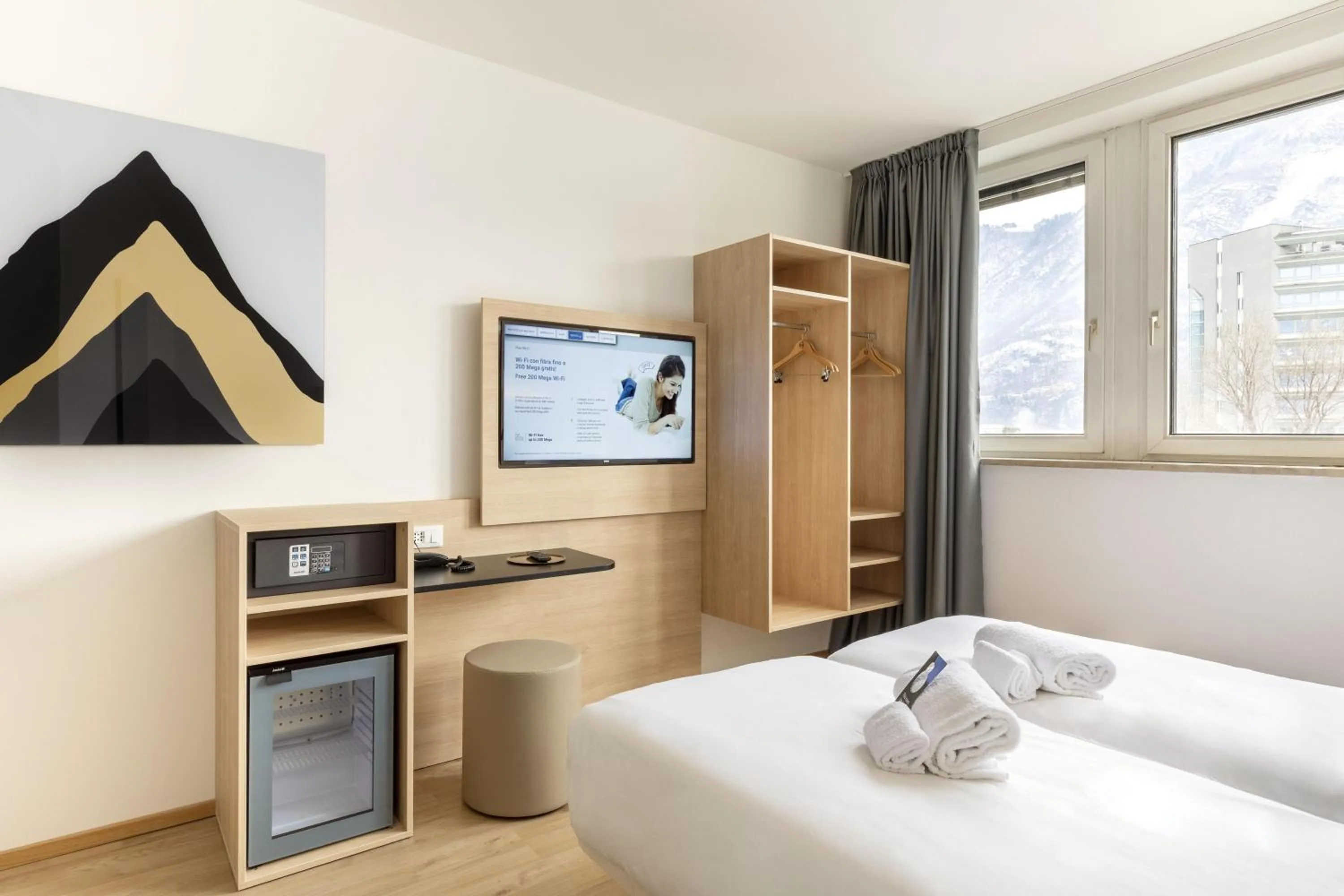 Photo of the whole room, Bed in B&B Hotel Bolzano