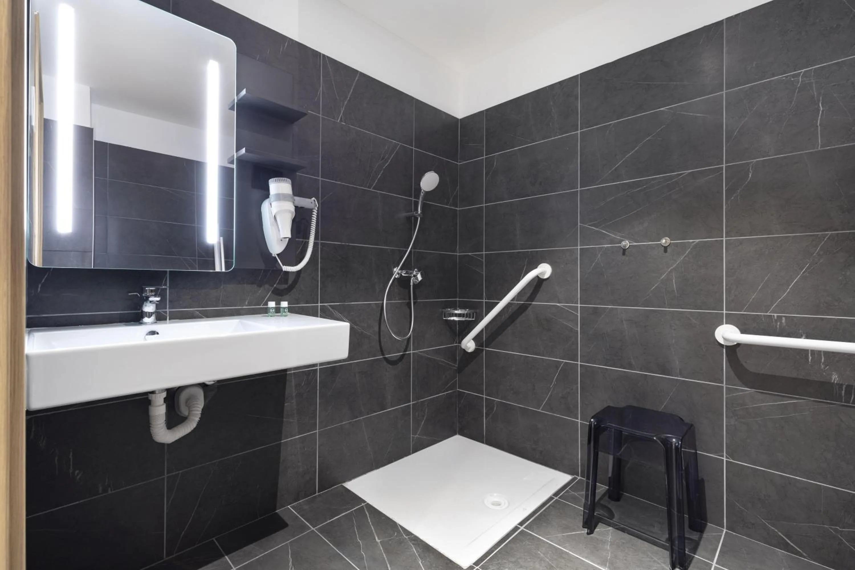 Photo of the whole room in B&B Hotel Bolzano