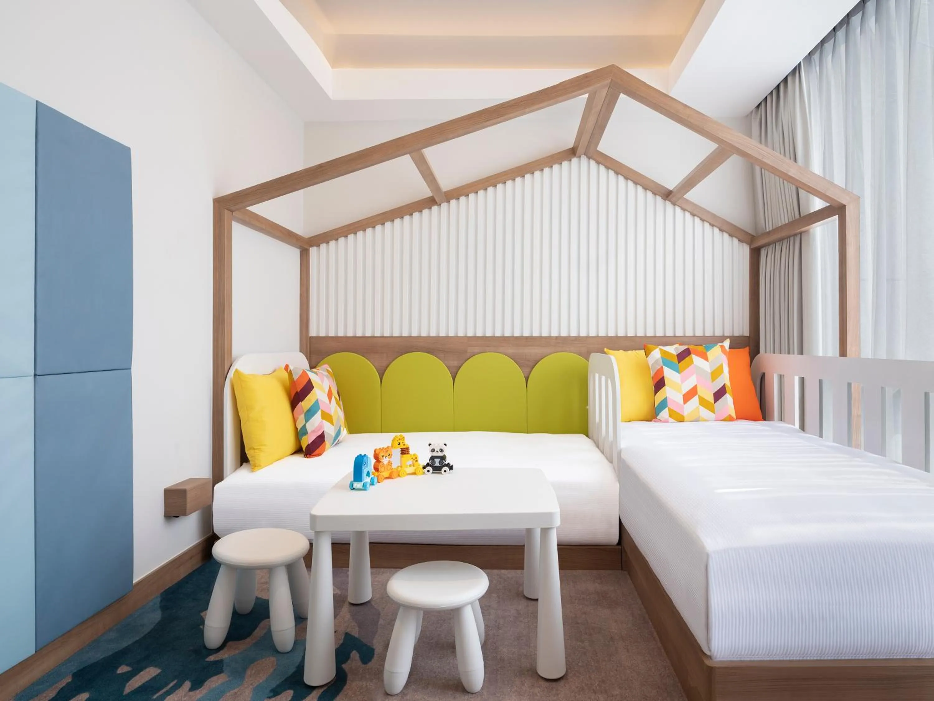 Bedroom, Bed in Hilton Garden Inn Jakarta Taman Palem