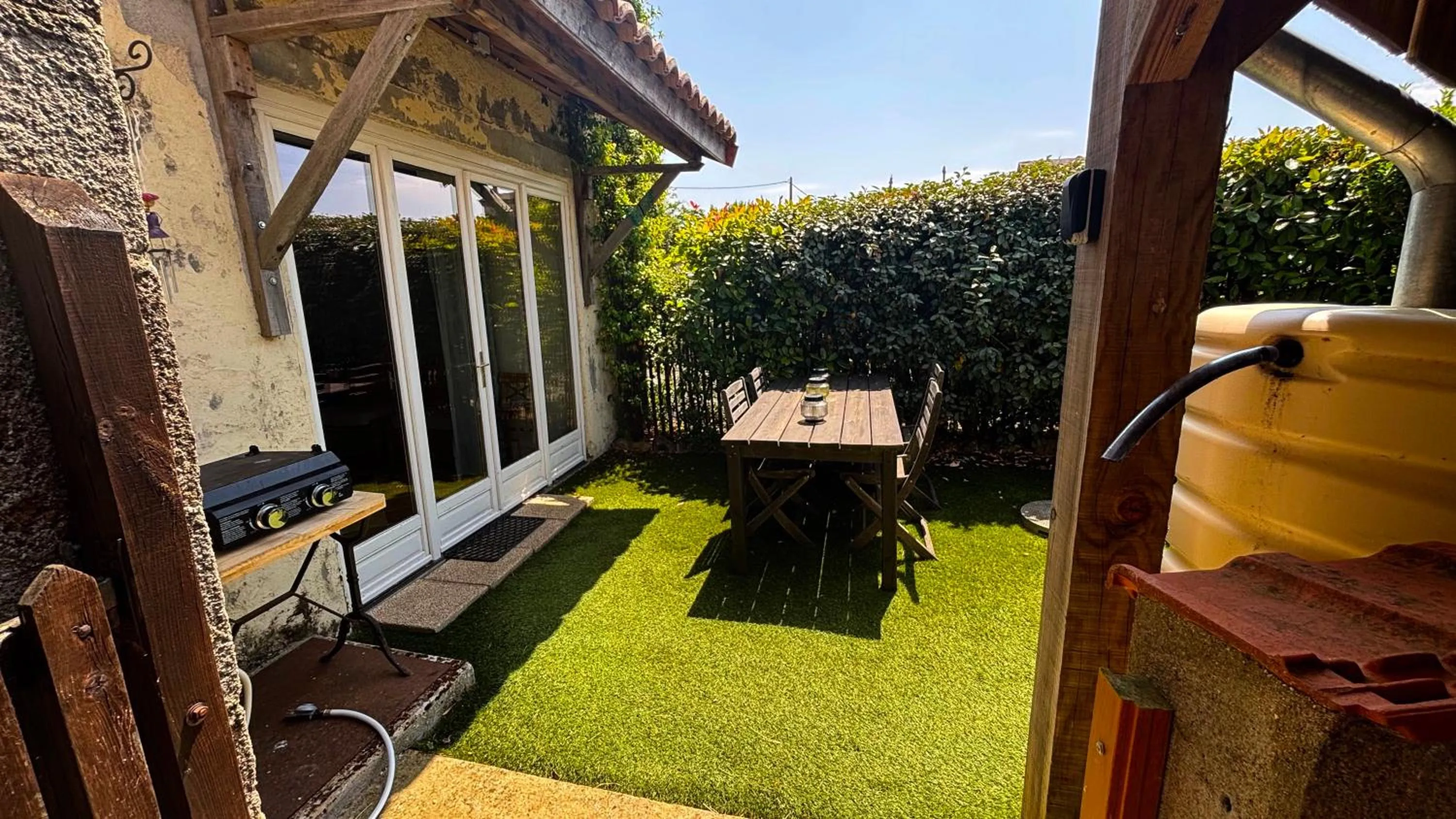 Balcony/Terrace in A L'Ombre Du Marronnier GITES
