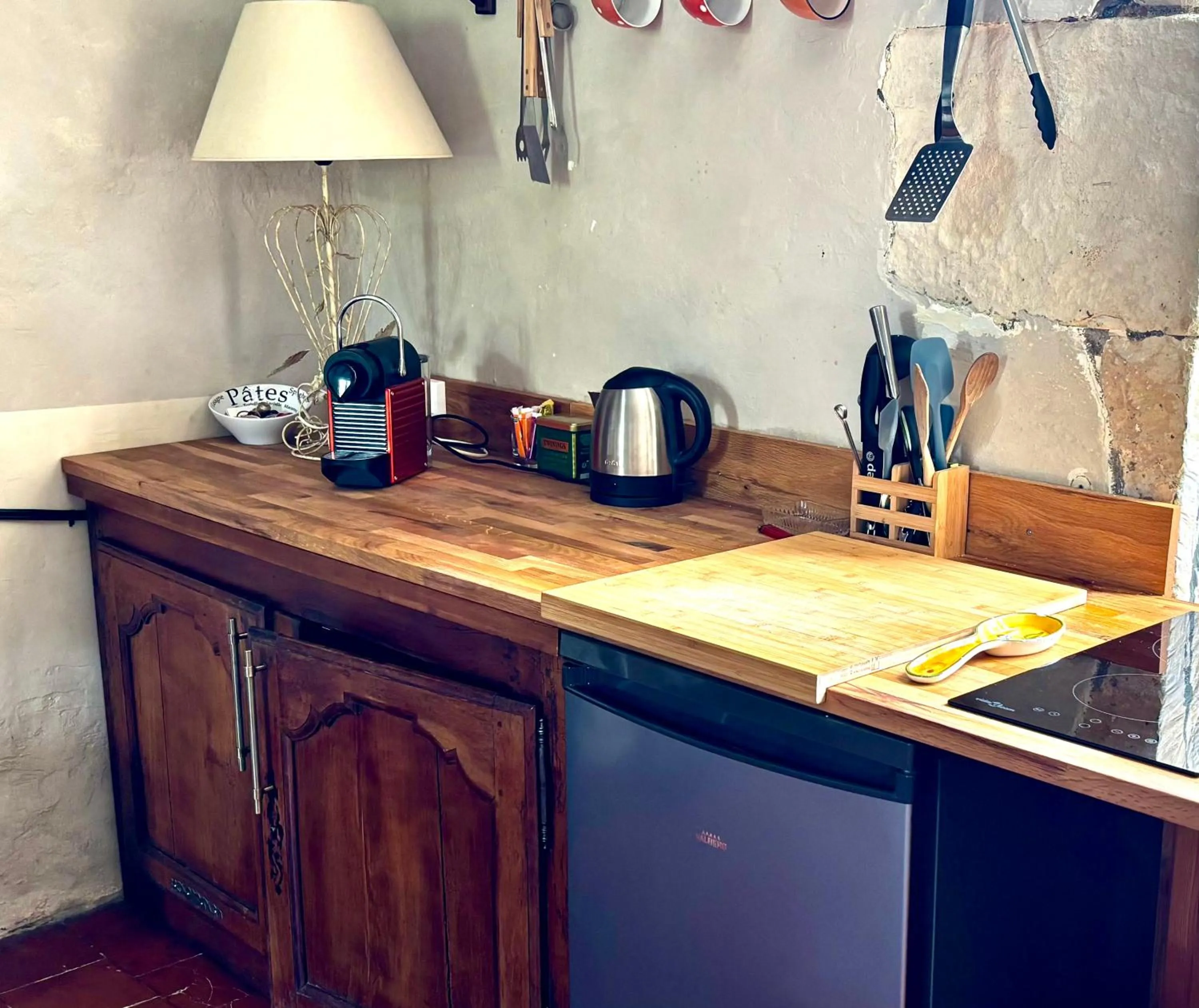 Kitchen or kitchenette in A L'Ombre Du Marronnier GITES