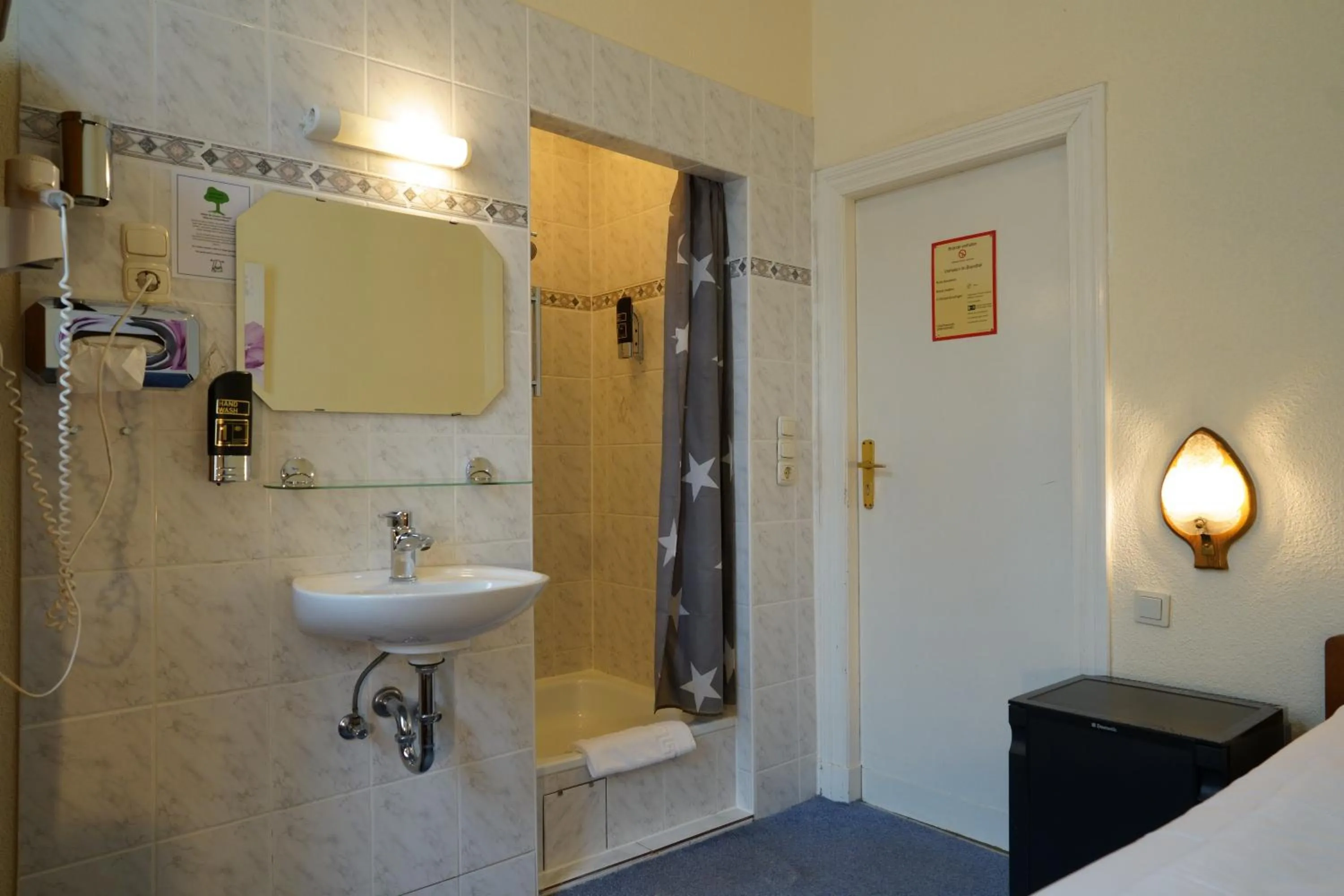 Shower in Hotel Margrit