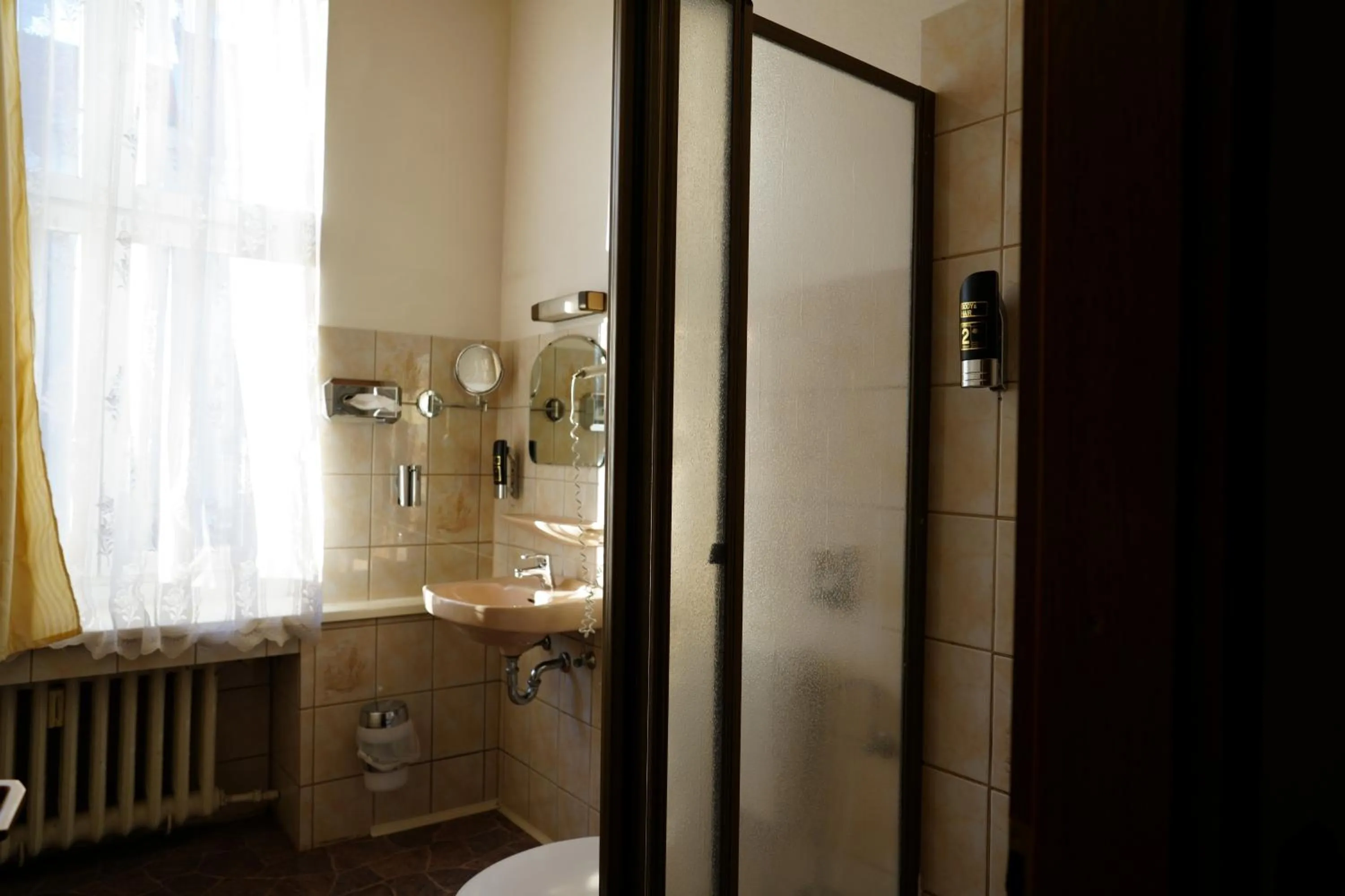 Bathroom in Hotel Margrit