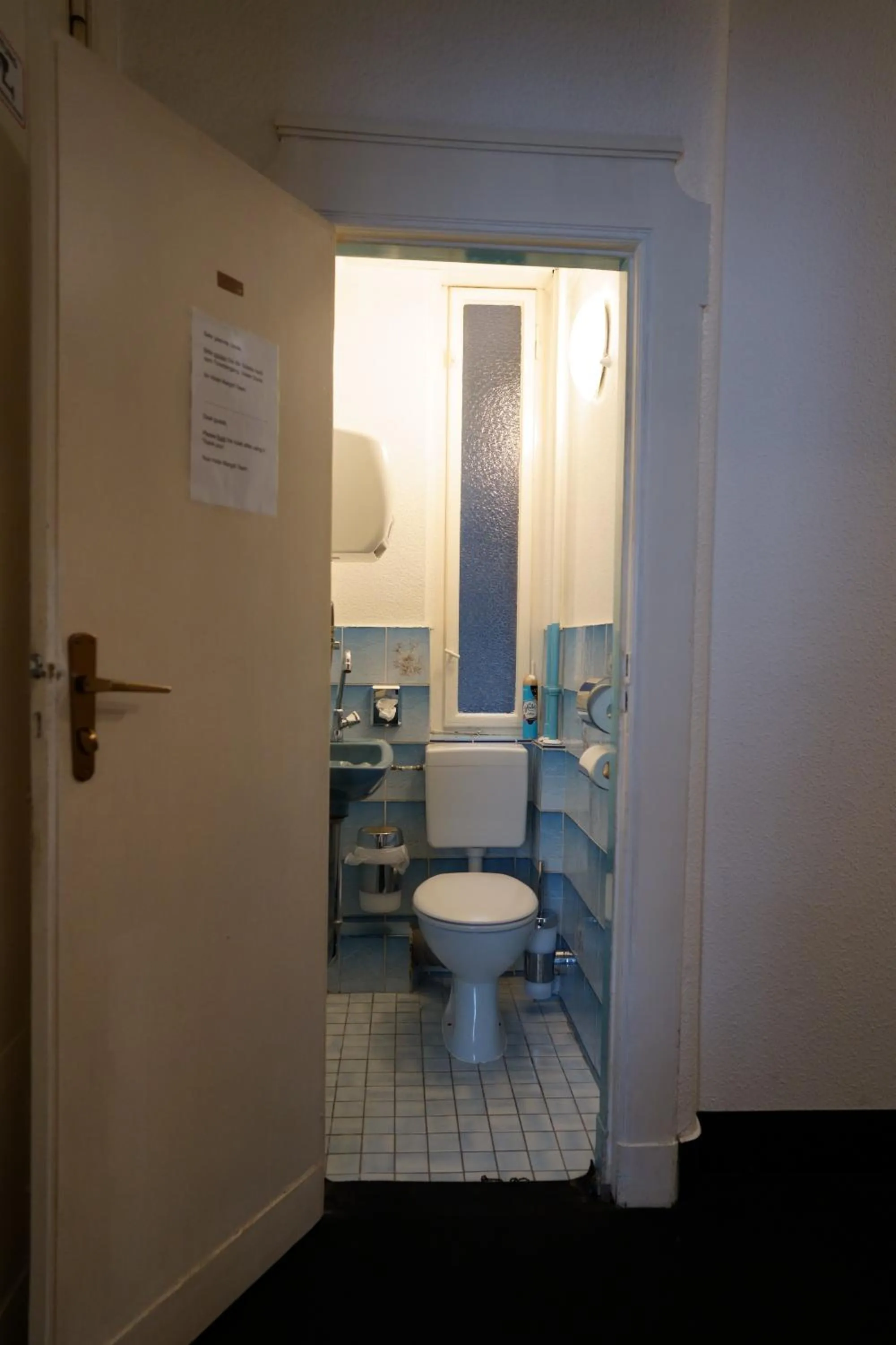 Toilet in Hotel Margrit