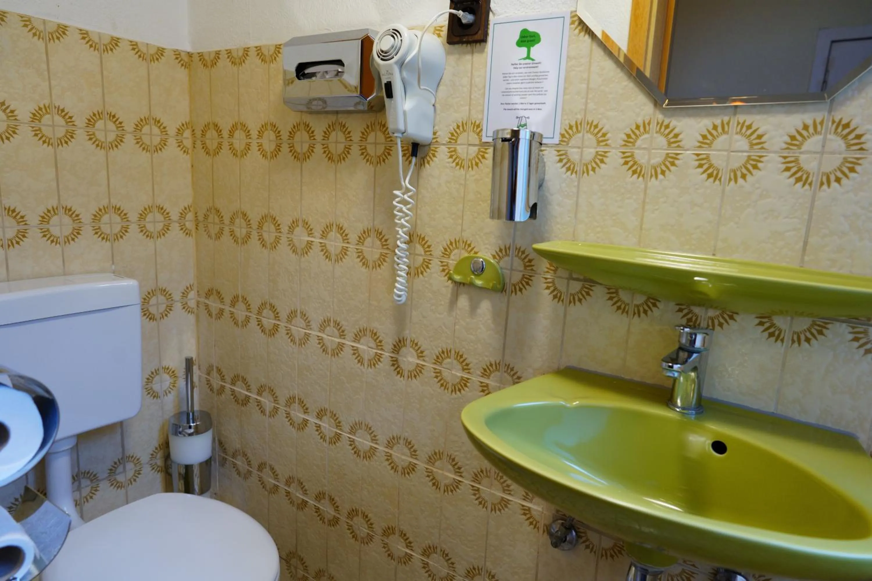 Toilet in Hotel Margrit