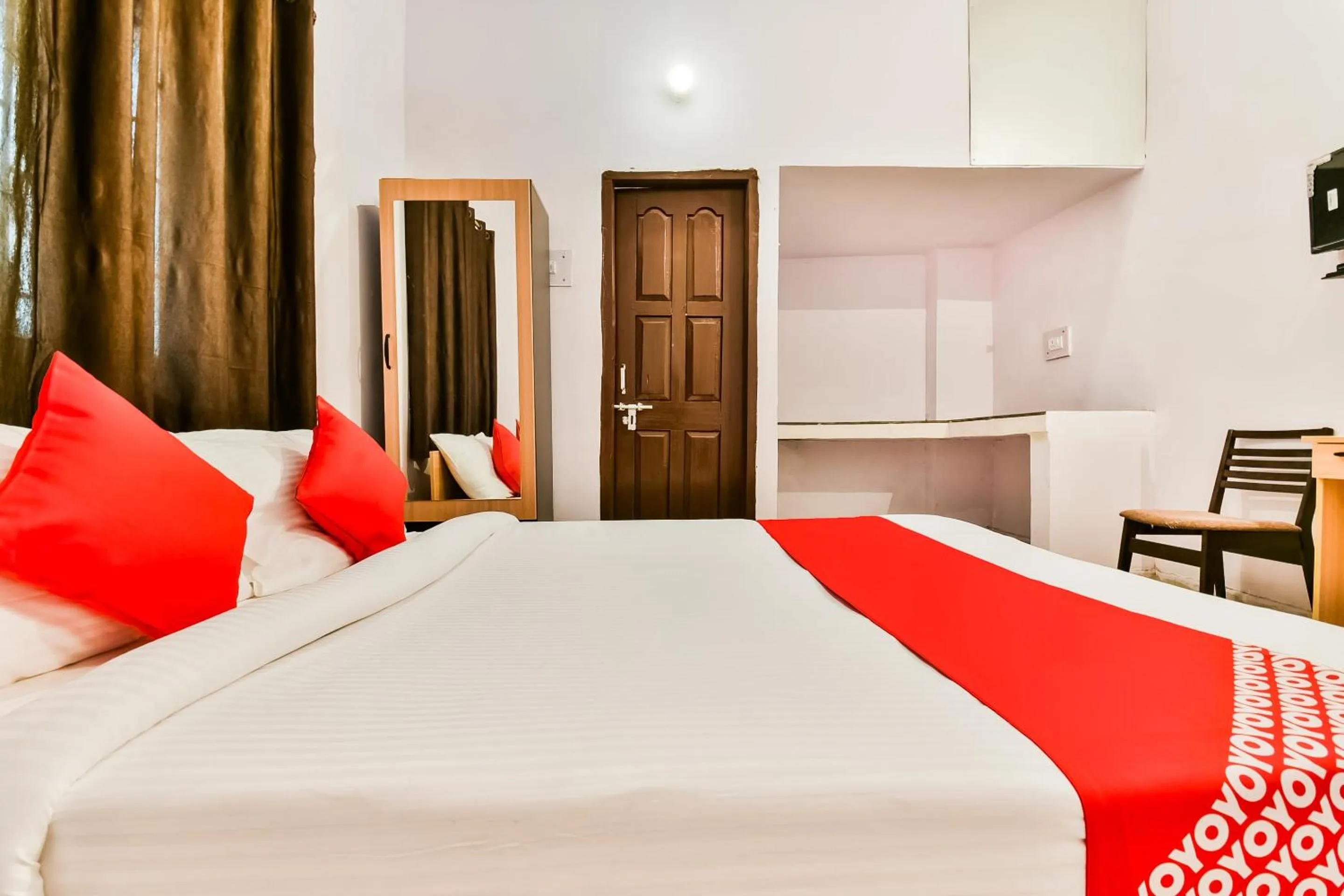 Bedroom, Bed in Hotel O AG Colony Park Patna Formerly Capital Pearl