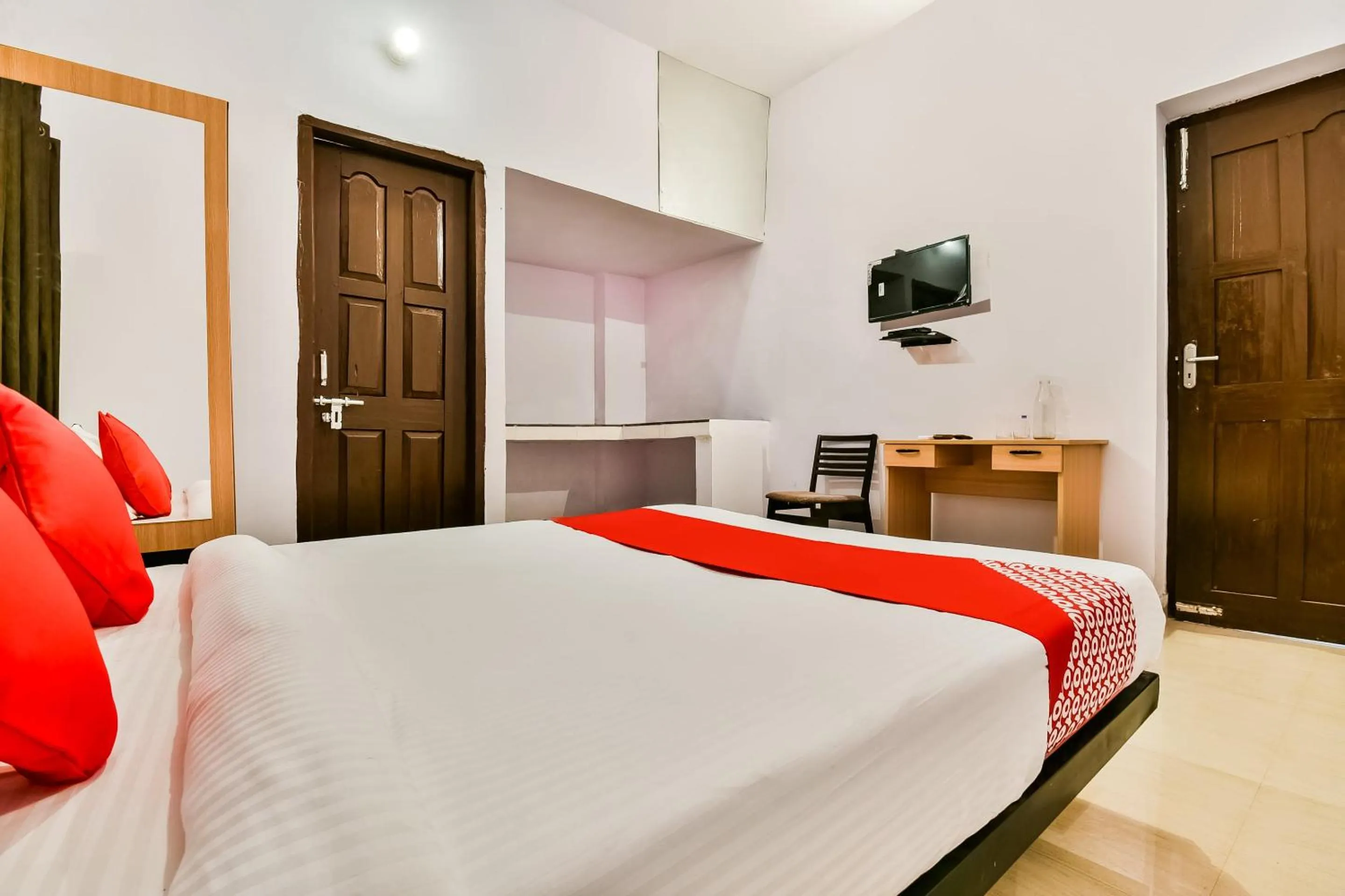 Bedroom, Bed in Hotel O AG Colony Park Patna Formerly Capital Pearl