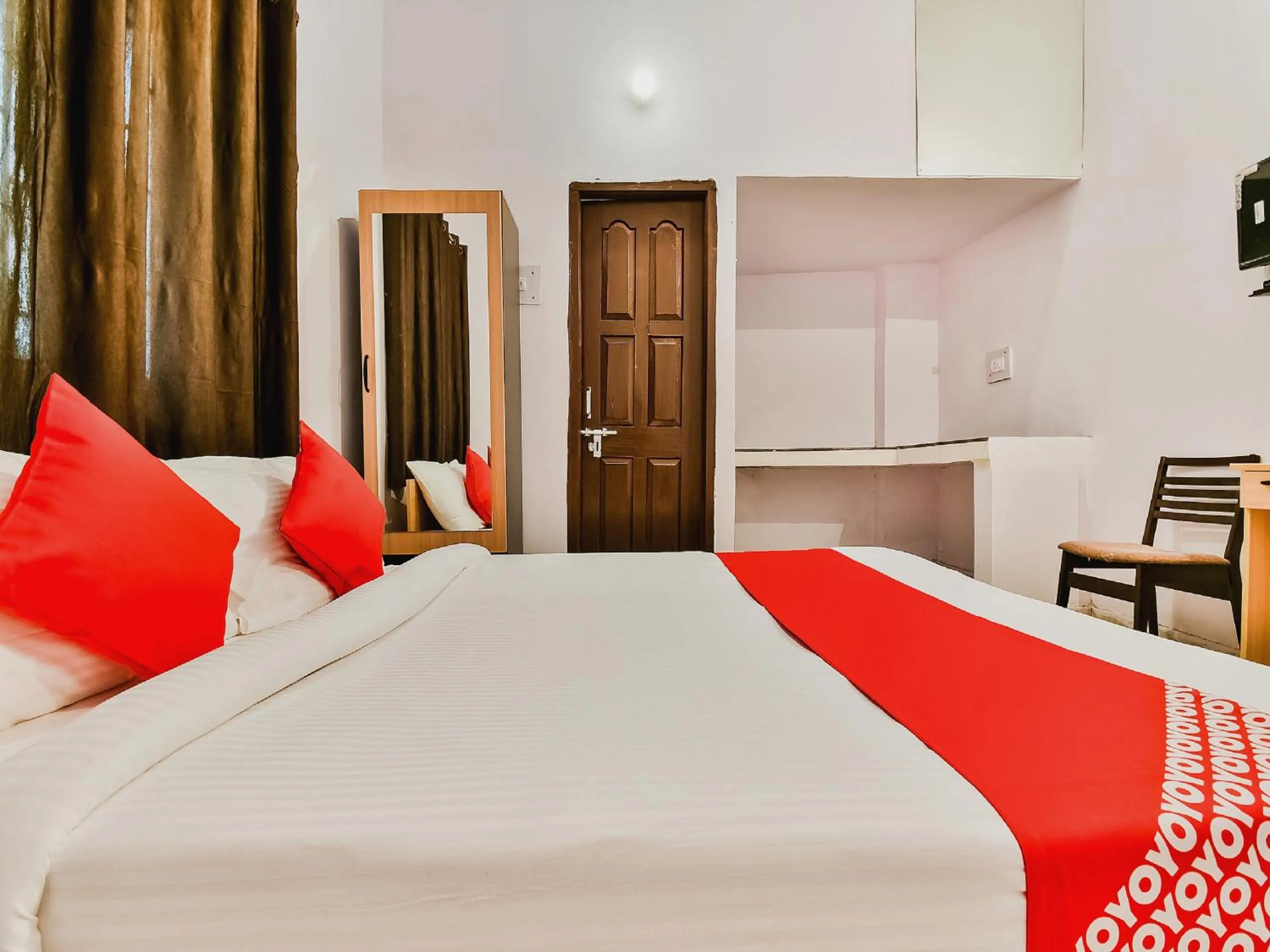 Bedroom, Bed in Hotel O AG Colony Park Patna Formerly Capital Pearl