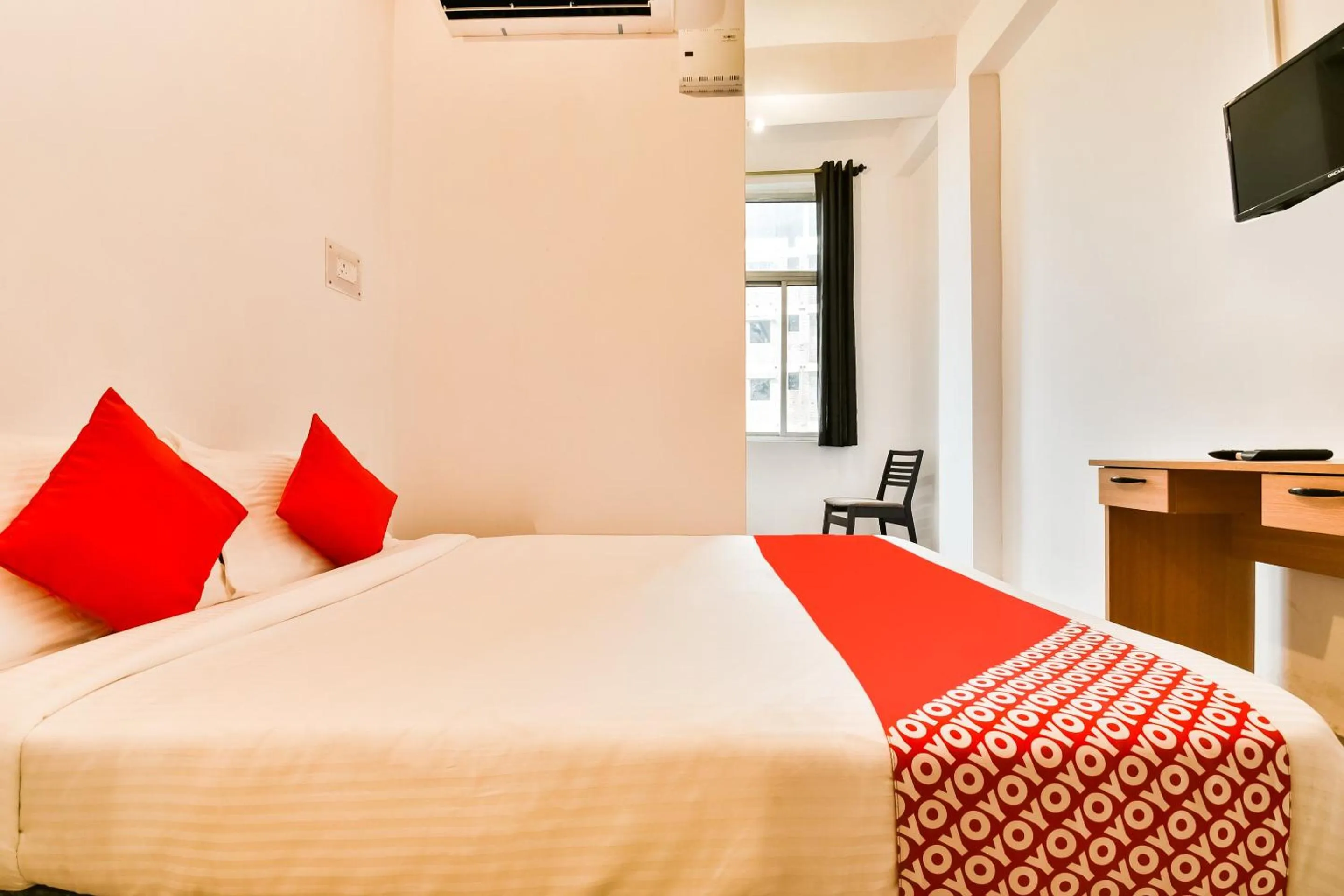 Bedroom, Bed in Hotel O AG Colony Park Patna Formerly Capital Pearl