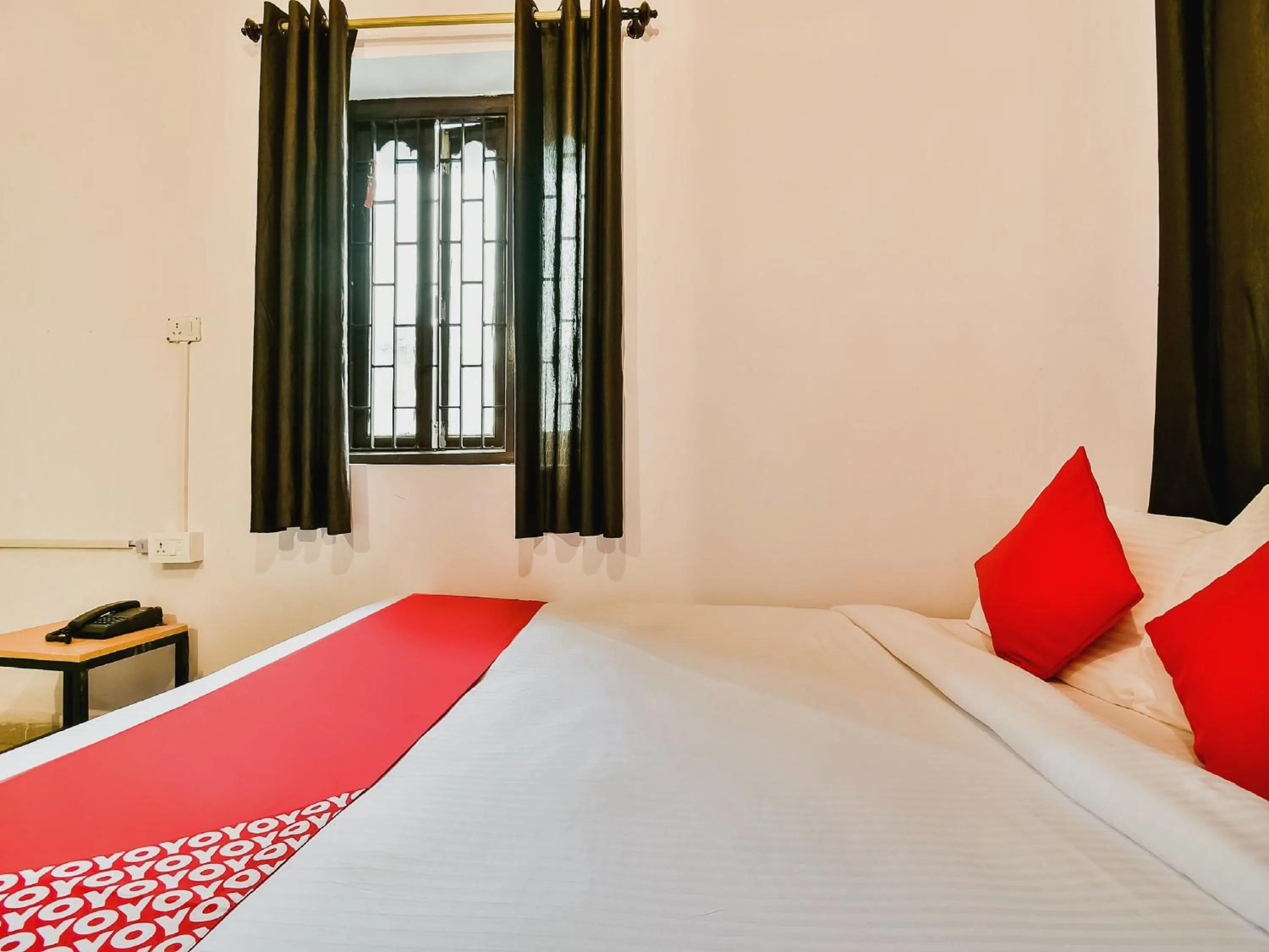 Bedroom, Bed in Hotel O AG Colony Park Patna Formerly Capital Pearl