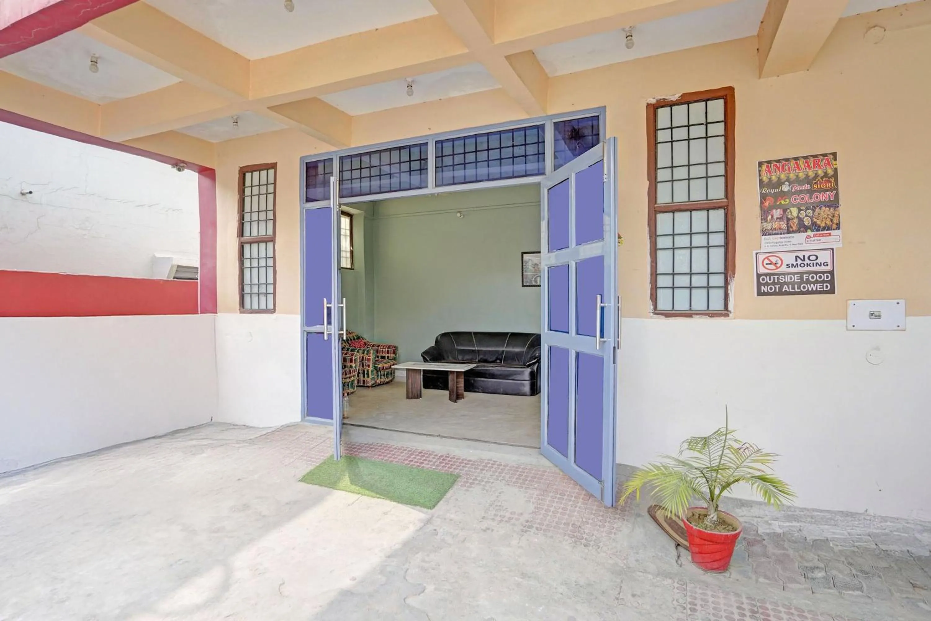 Facade/entrance in Super Hotel O AG Colony Park Patna Formerly Capital Pearl