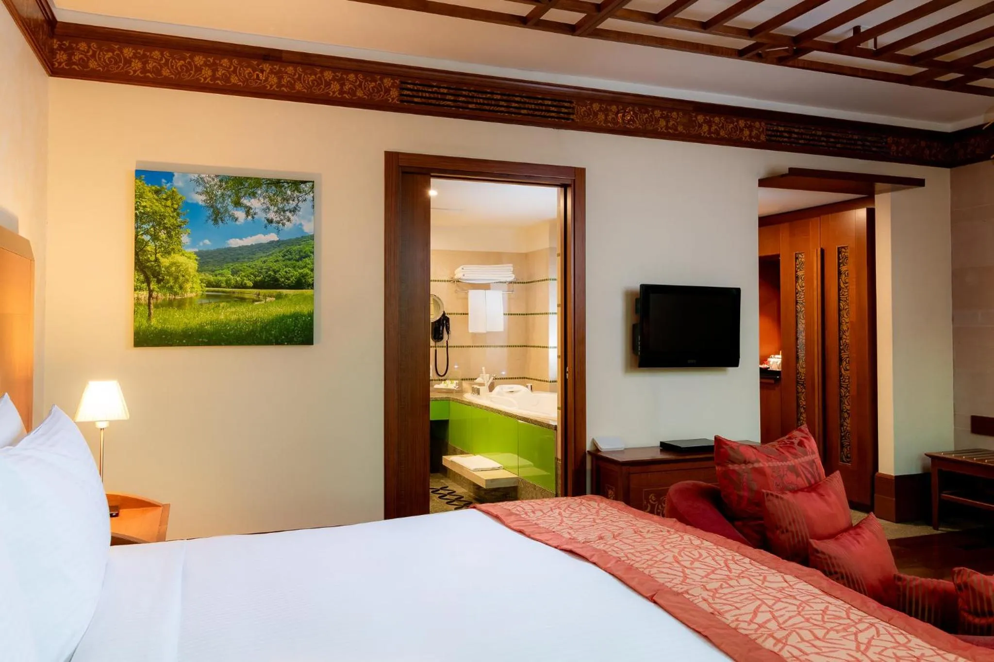 Photo of the whole room, Bed in Holiday Inn Kuwait Al Thuraya City by IHG