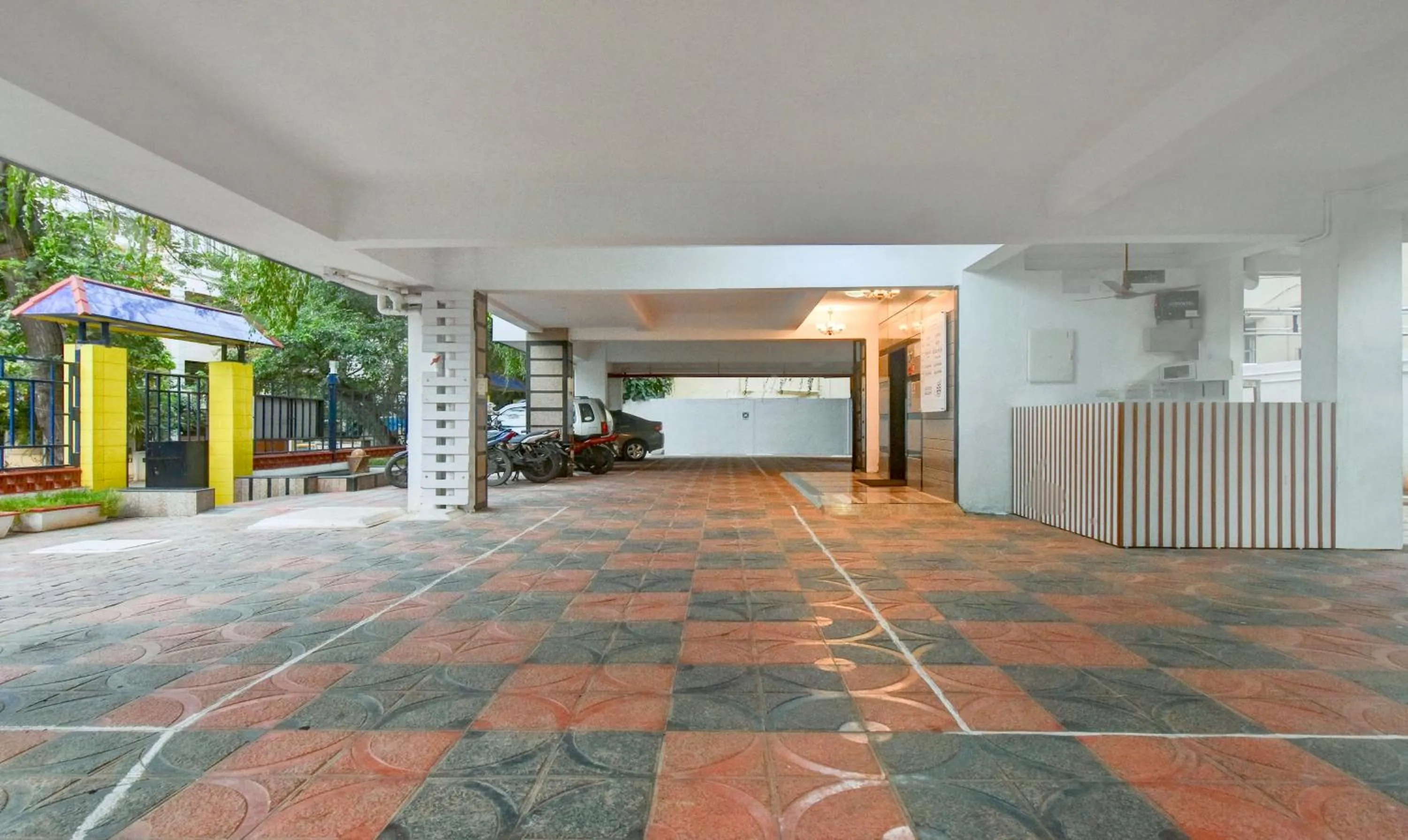 Parking in Treebo Eco Stay Nandanam