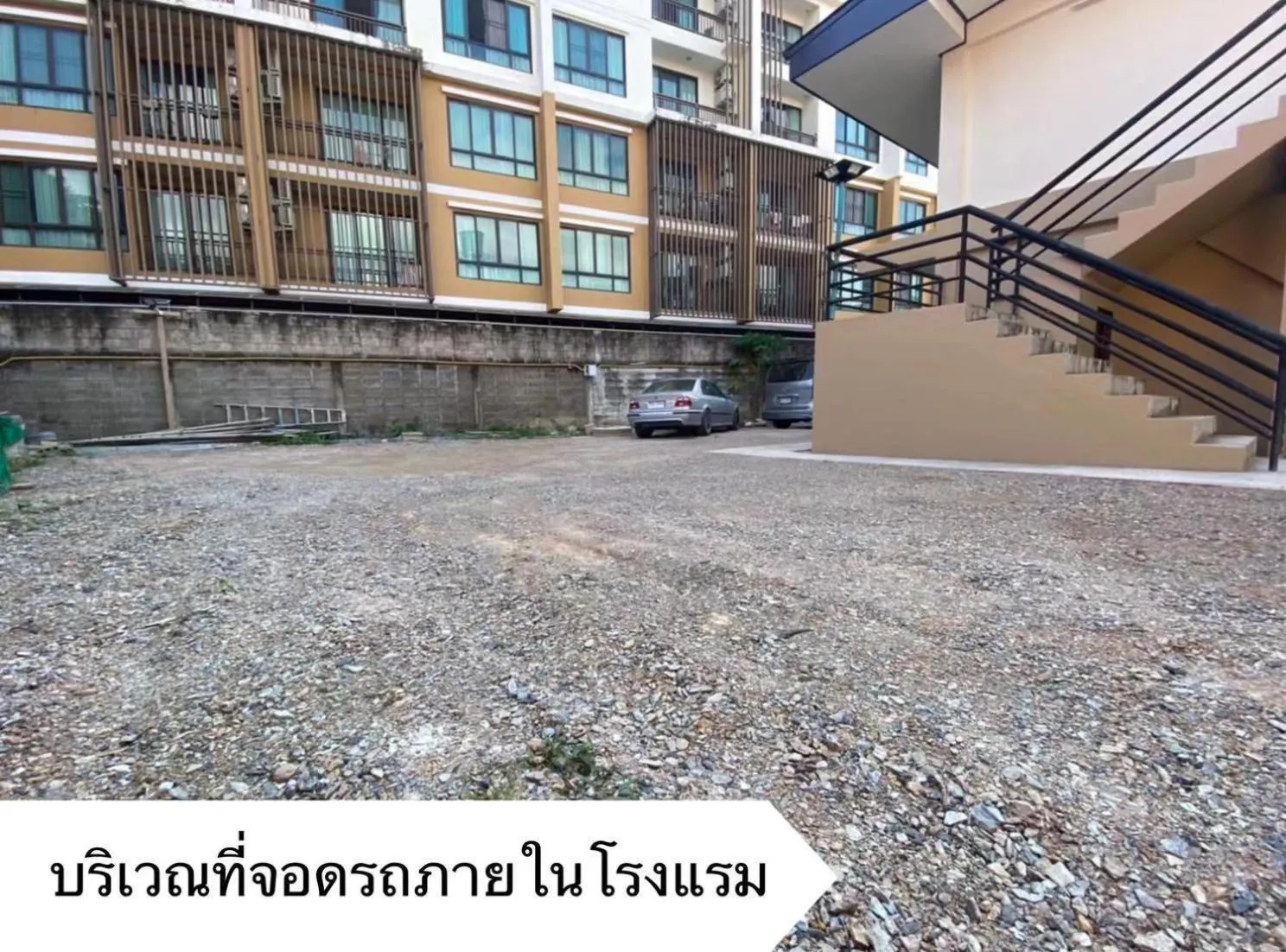 Parking in Chern Chiangmai Boutique Hotel