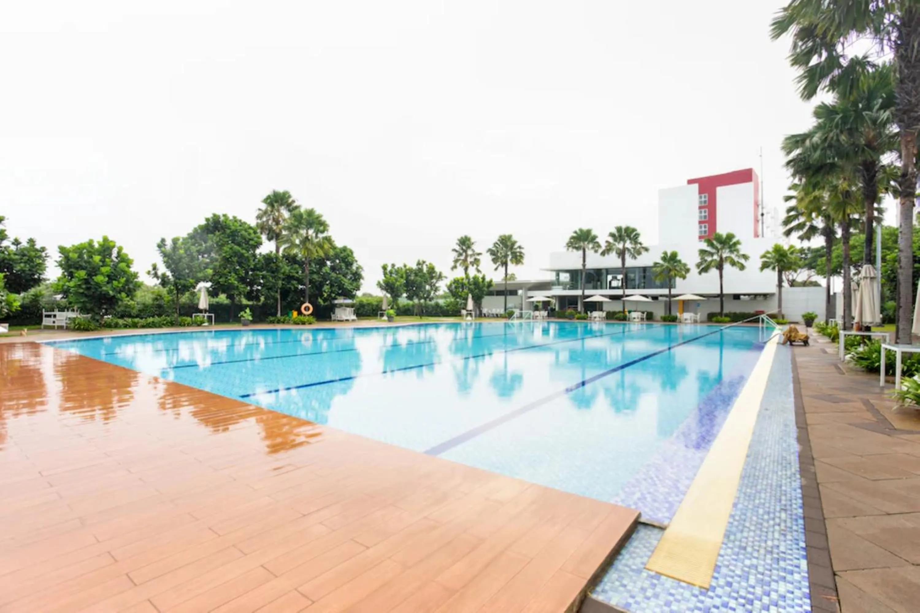 Swimming pool in Barata Hotel AR1