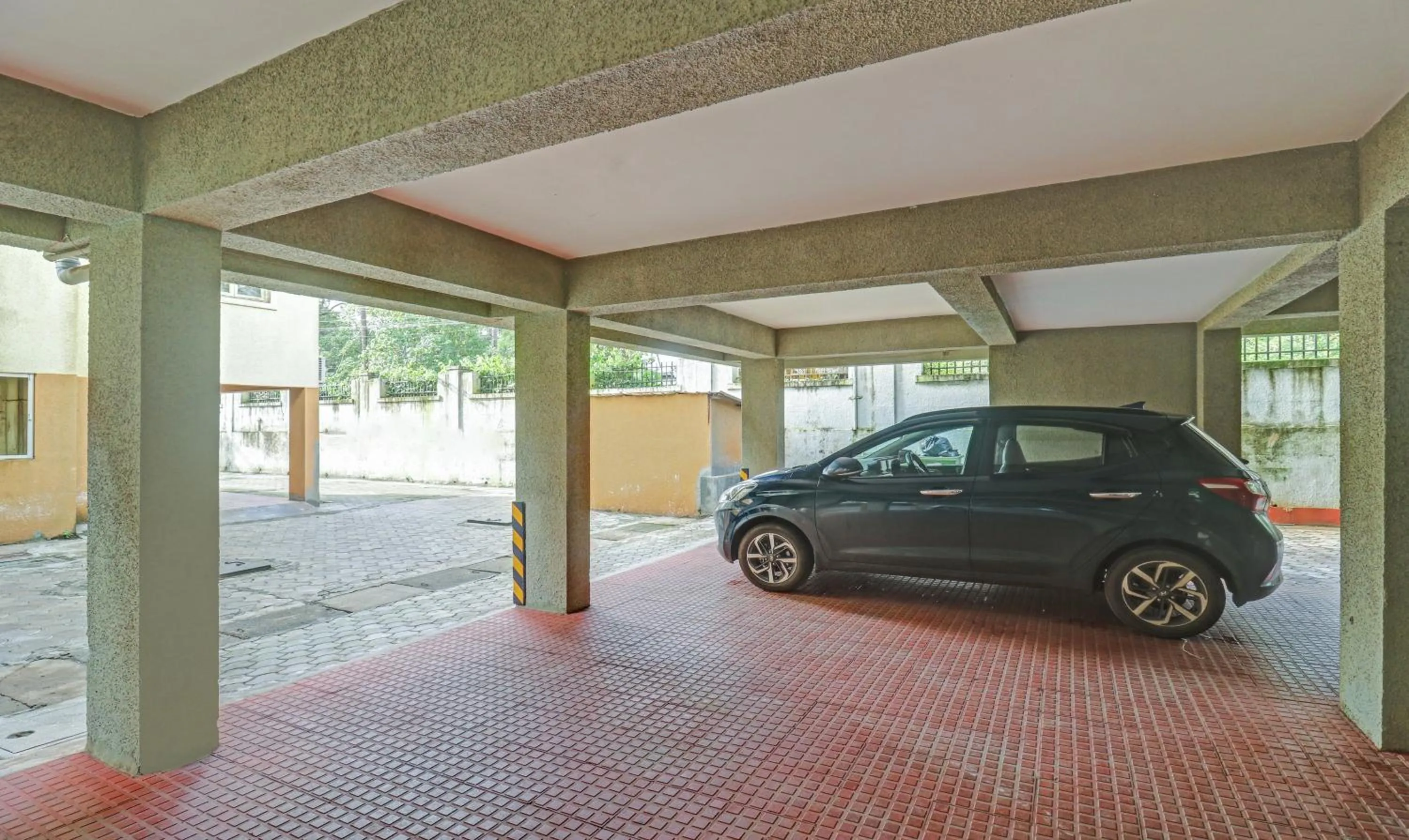 Parking in Treebo Aquamarine Arpora With Pool