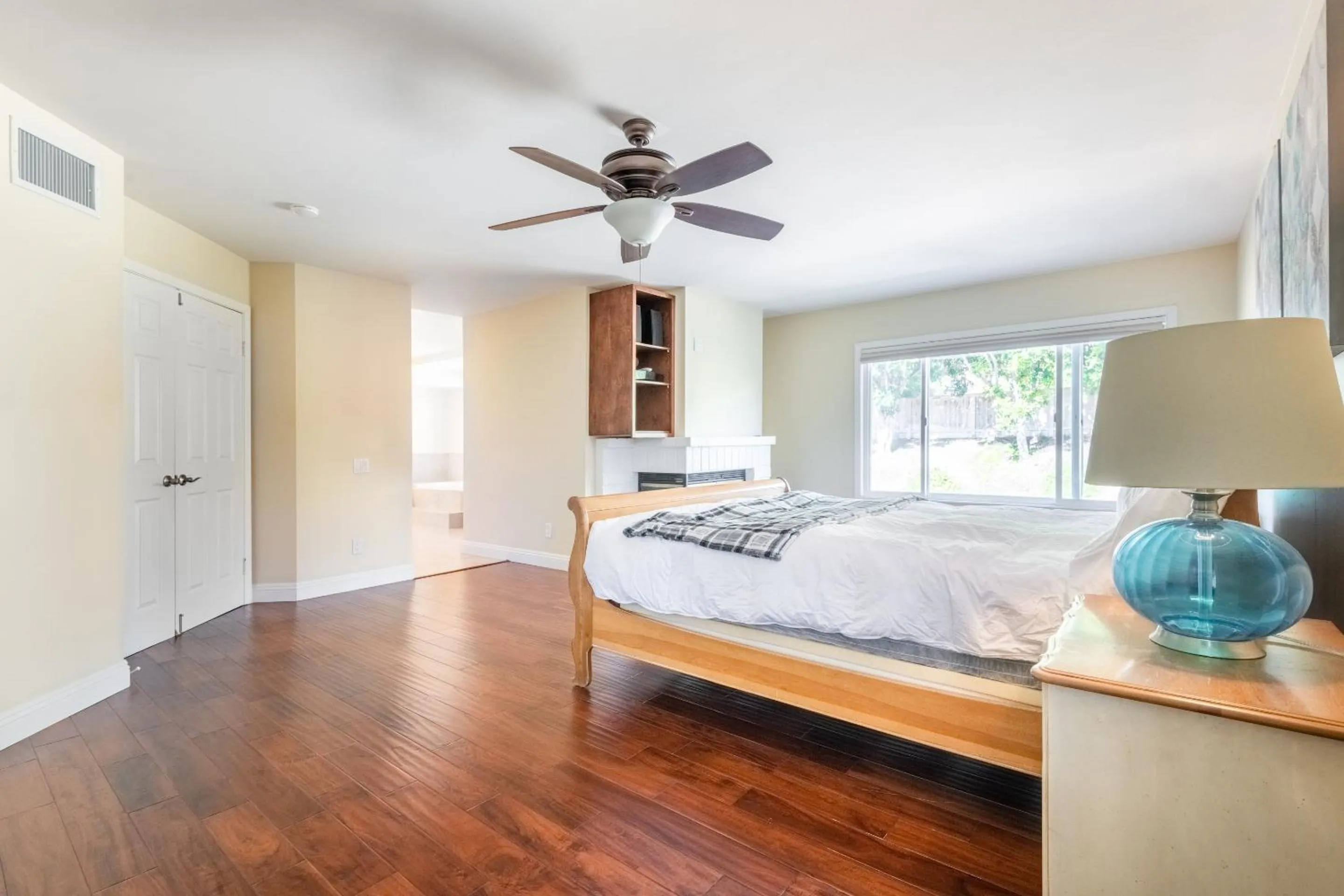 Bed in Luxury San Diego House, Beach, Pool & Pet-Friendly