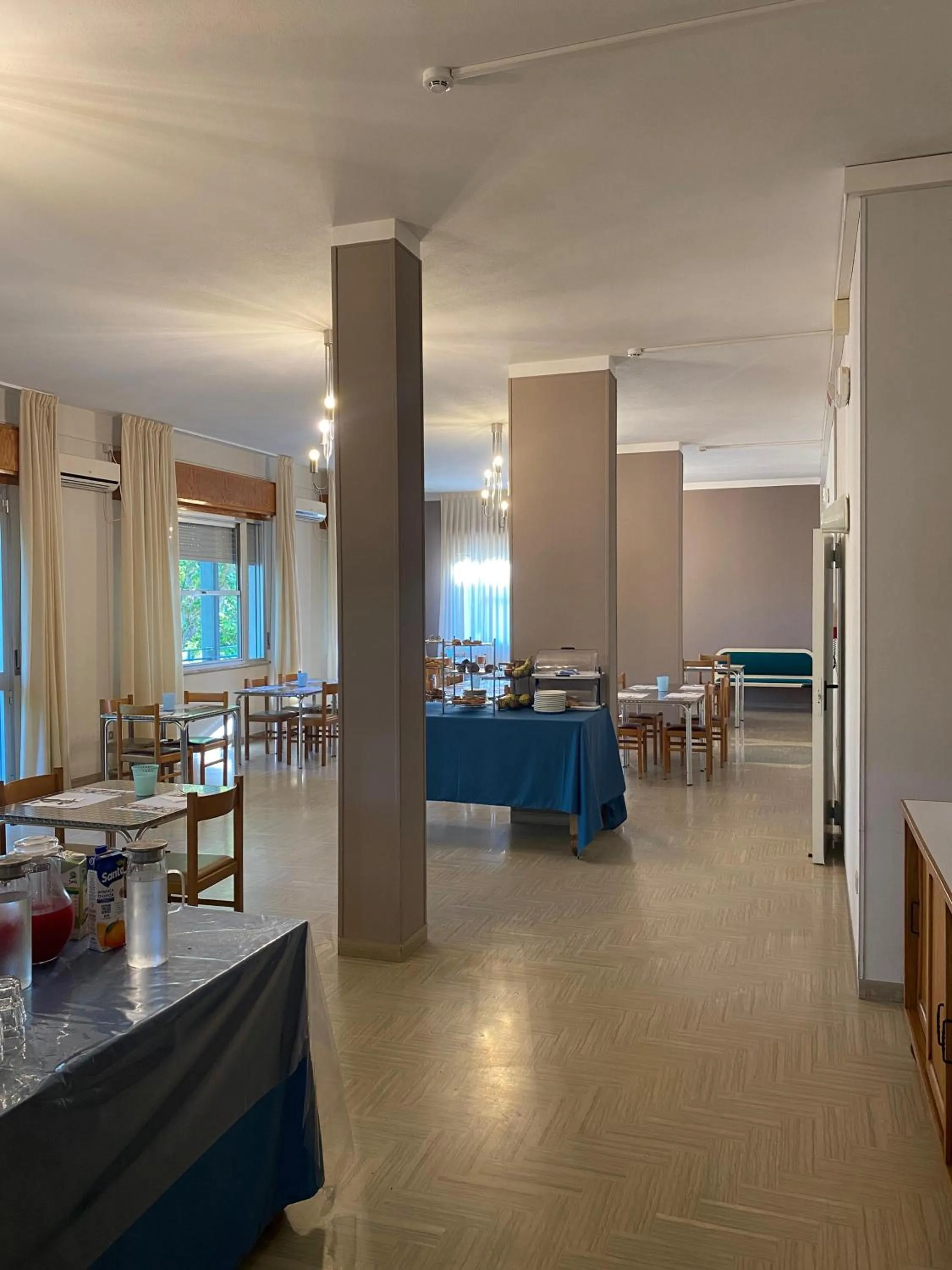 Buffet breakfast in Hotel Residence Ponente