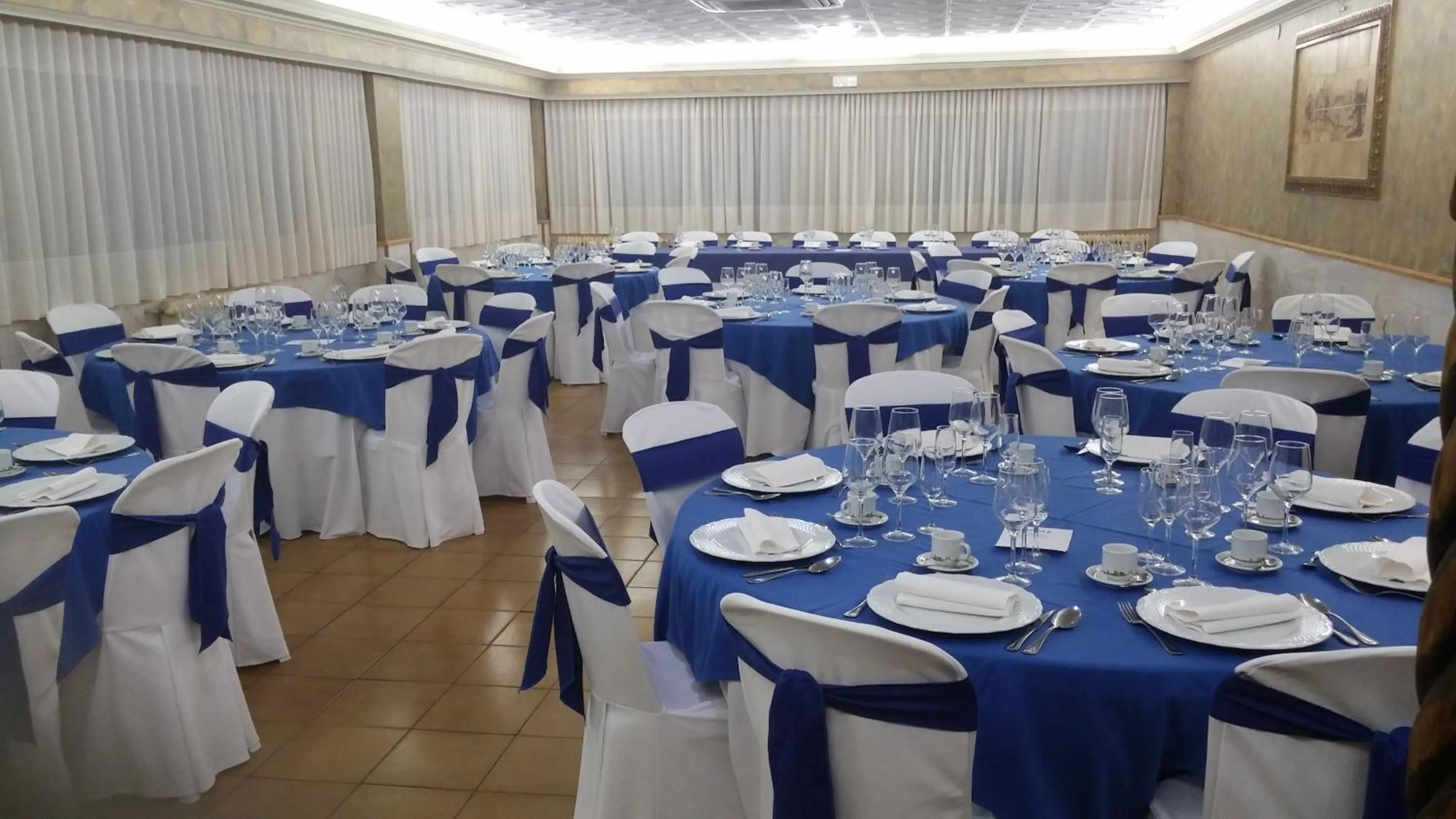 Restaurant/places to eat in Hostal Restaurante Rijujama