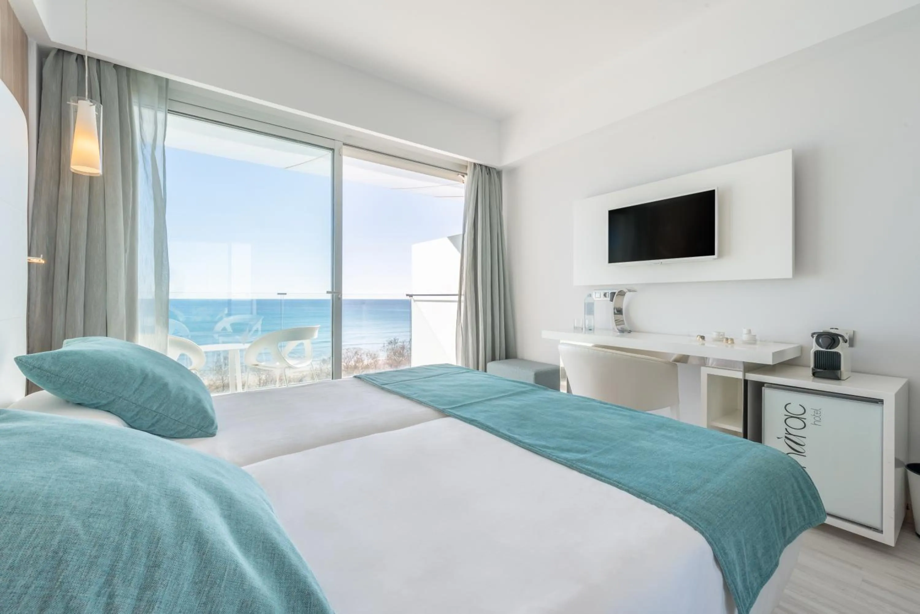 Bedroom, Bed in Kyrat Amarac - Adults Only