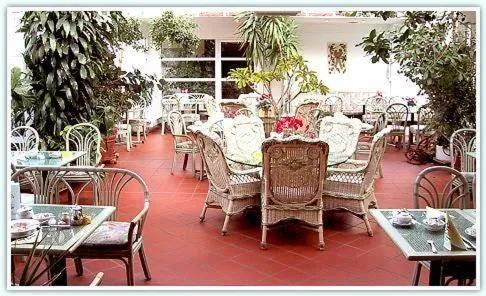 Restaurant/places to eat in Hotel Goldinger